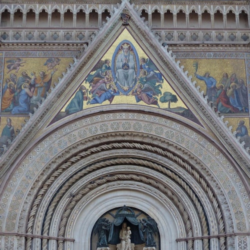 奥尔维耶托大教堂立面的详细信息