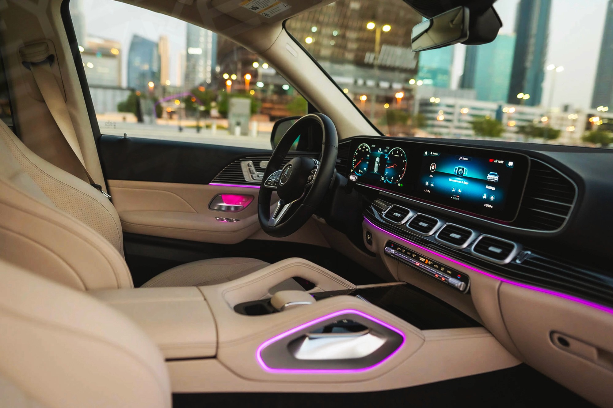 Vue interieur Mercedes GLE 350 Noir – Location SUV à Dubaï | Keyz Rent