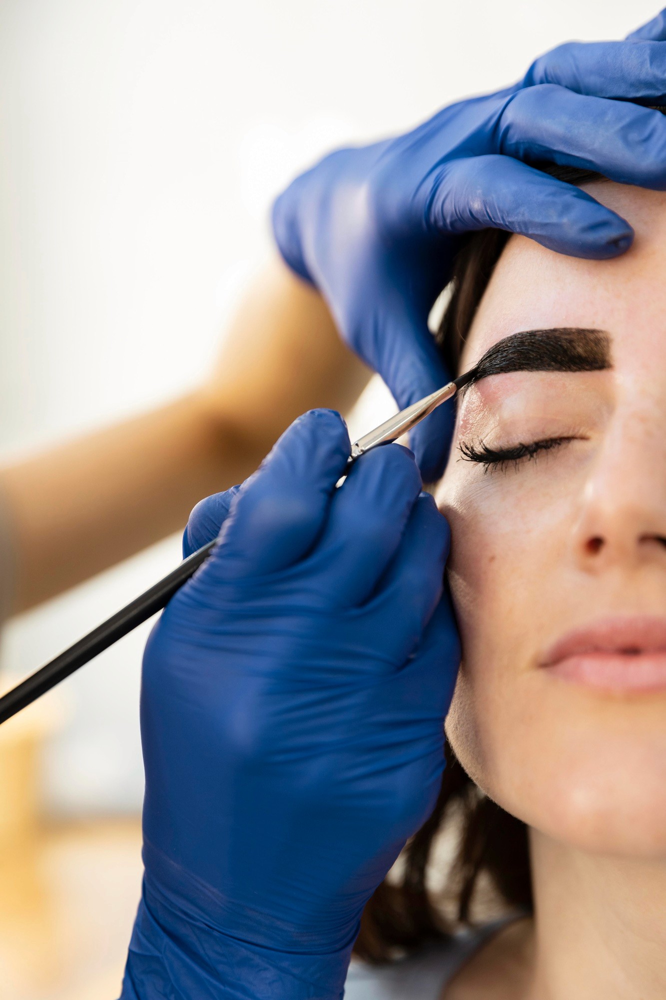Why the Color on Skin and Hair Can Differ When Tinting Eyebrows