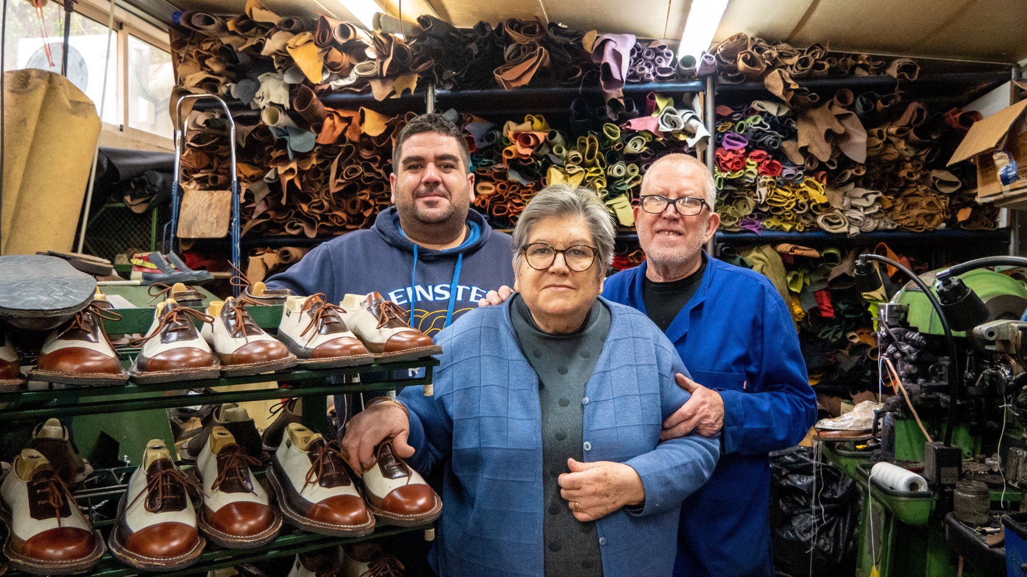 Los artesanos de Ben Calçat en su taller de Sóller