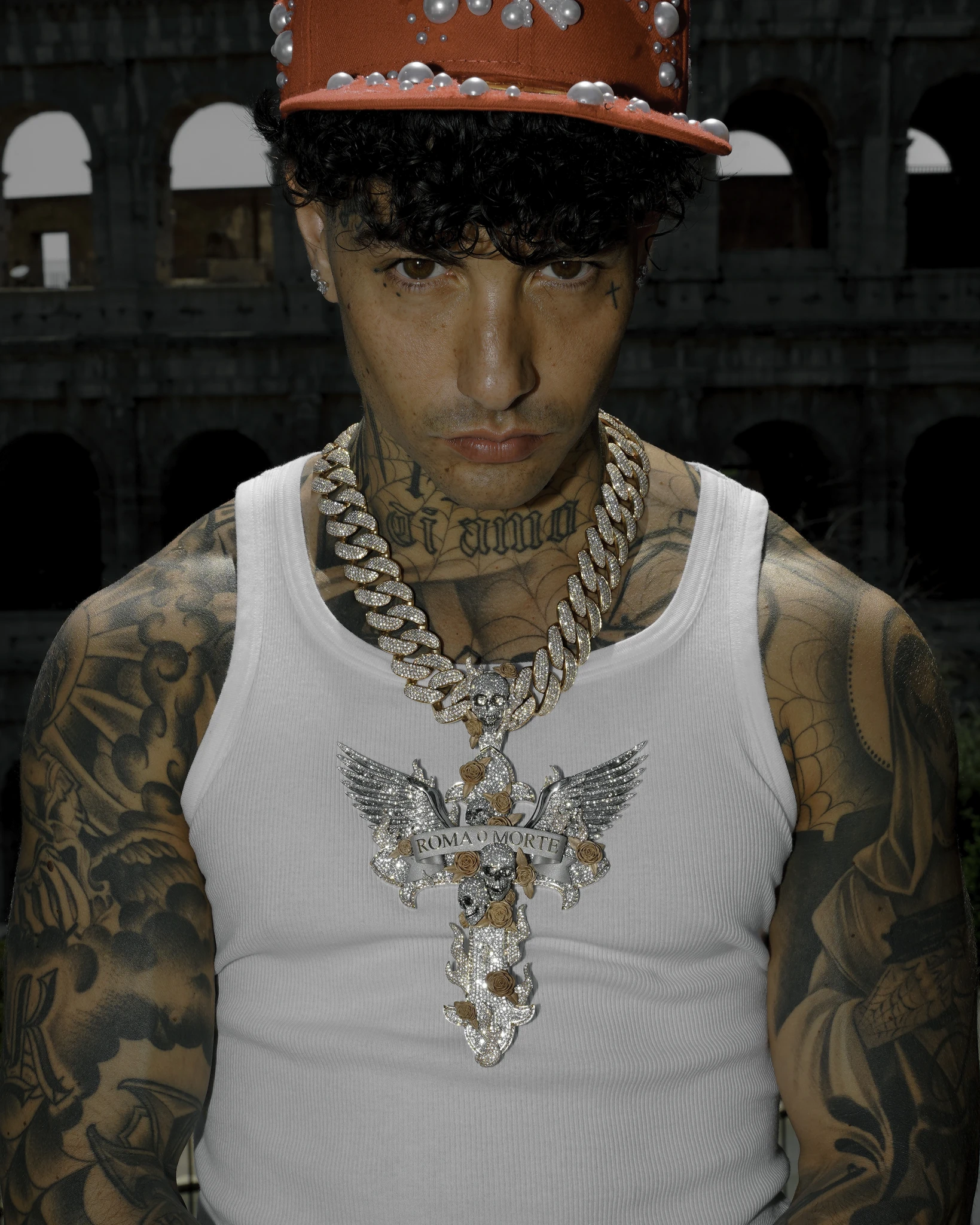 Ritratto editoriale di Tony Effe scattato da Edoardo Verduchi