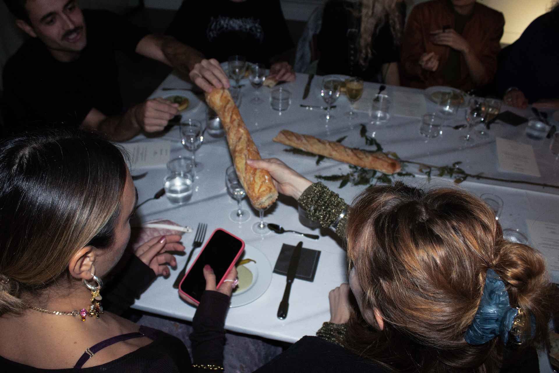  Cuisine méditerranéenne, ambiance intimiste et chaleureuse pour ce diner Thinking Mu organisé par et à l’agence The Clothette 