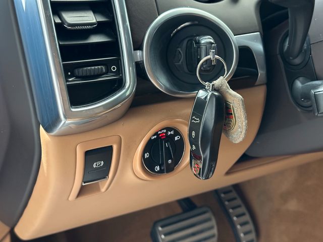 PORSCHE Cayenne 2013 BLACK Gebrauchtwagen - Galeriebild 9