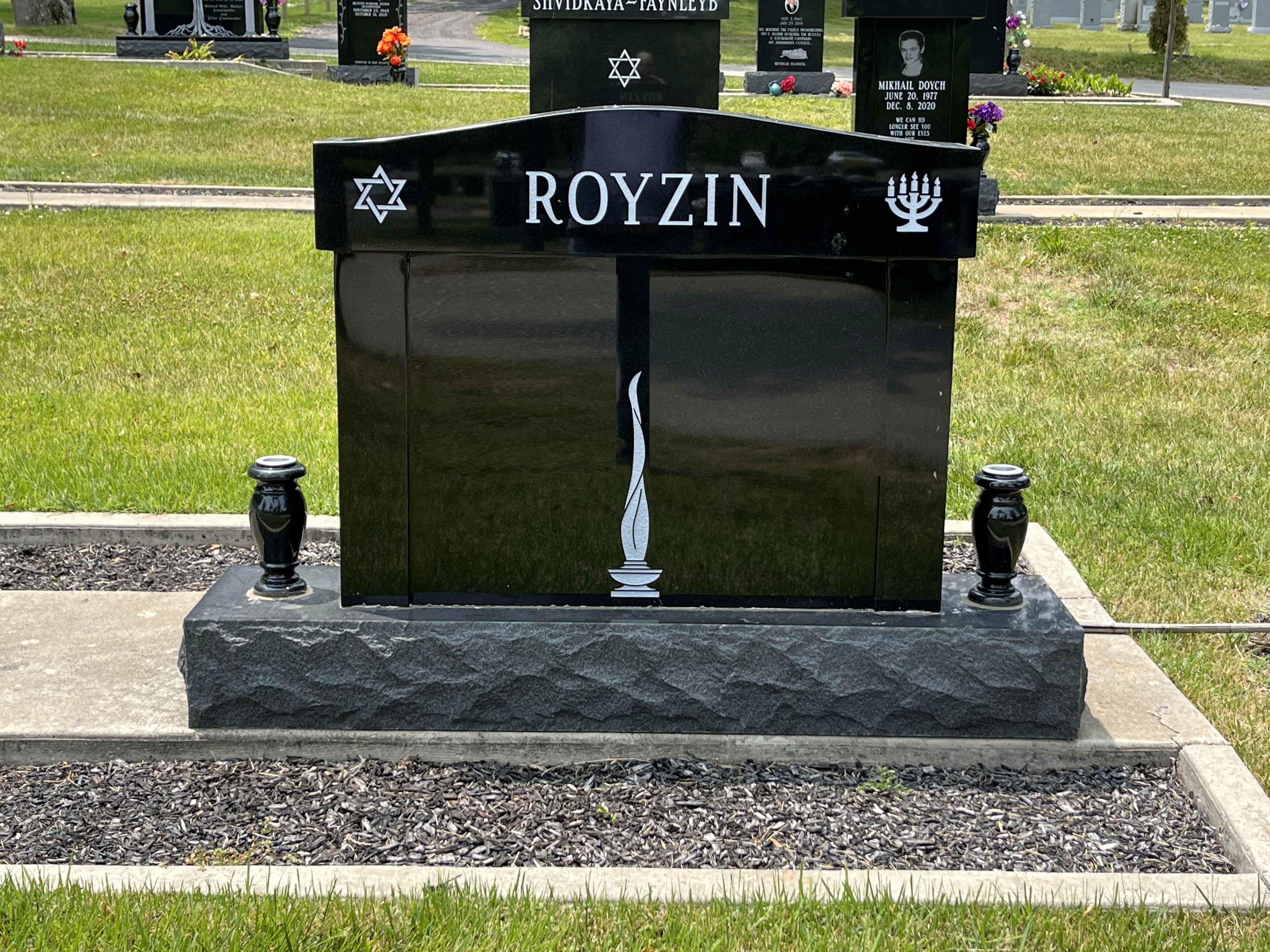 jewish headstones