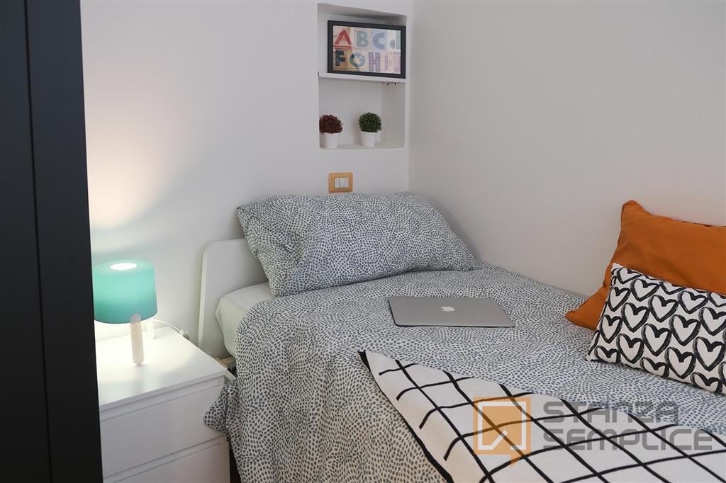 10-sqm room in Via Enrico Pessina, Napoli