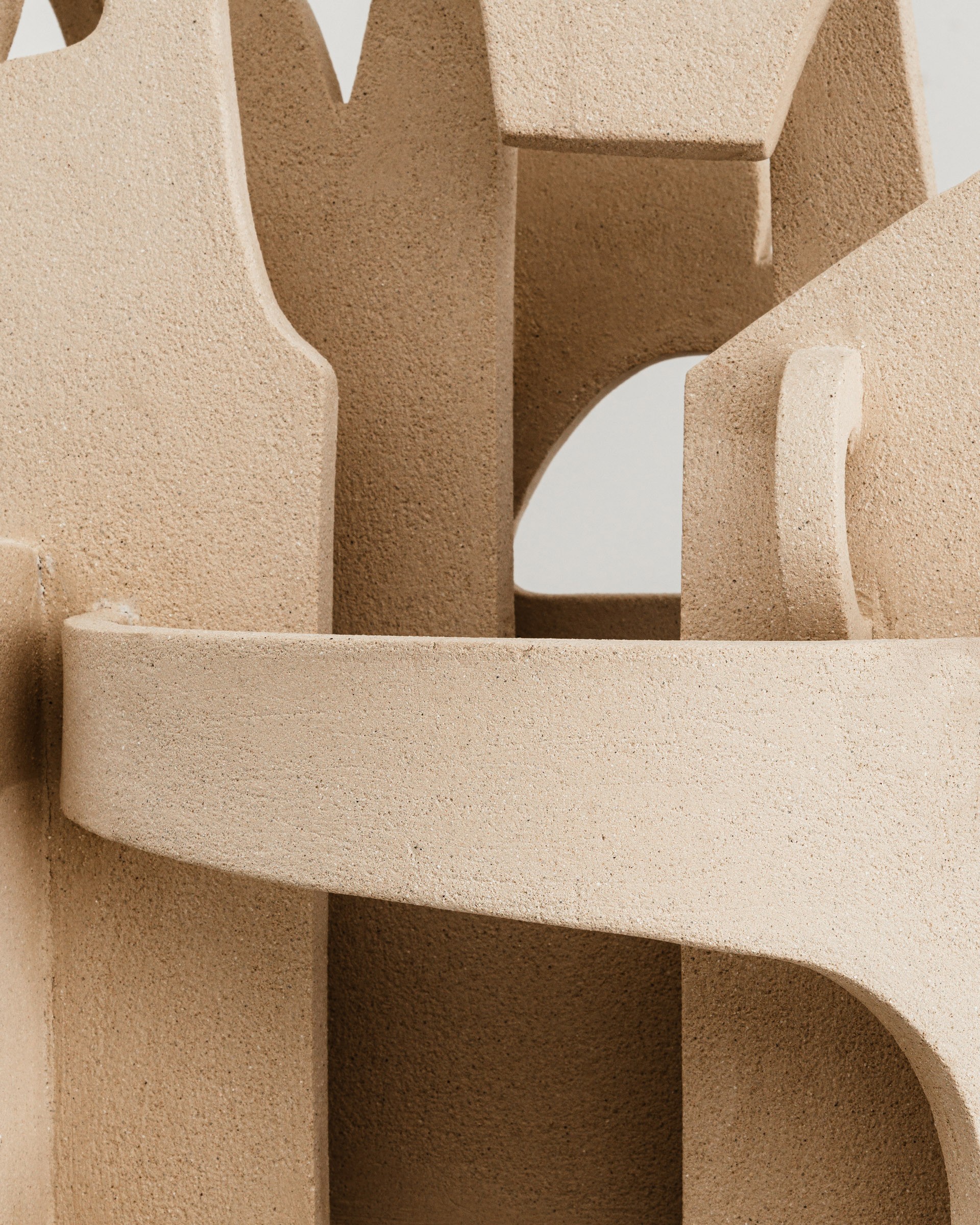Ceramic sculpture by Pedro Galdón photographed for Pott