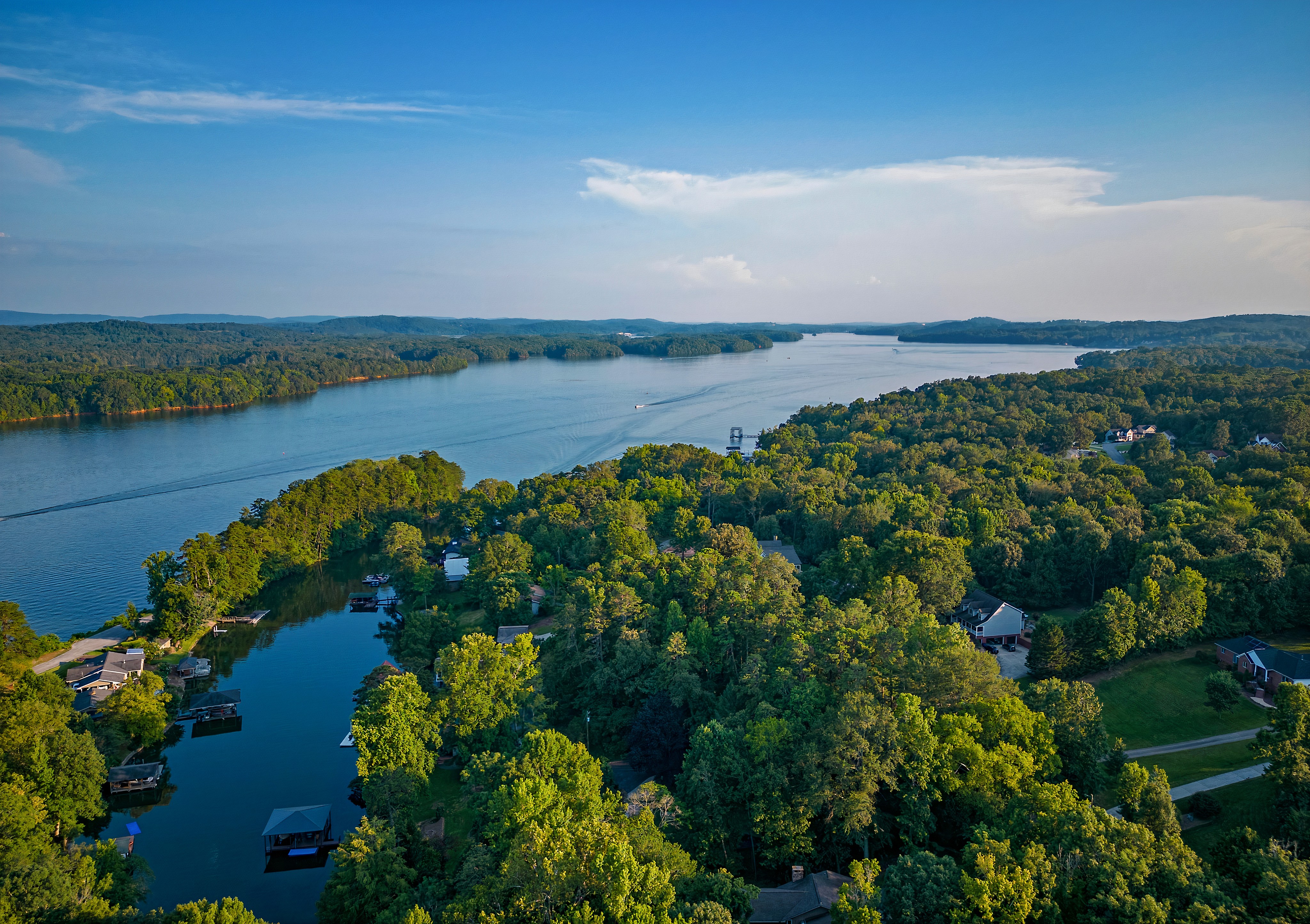 Discover the best roofing companies near you in Lakesite, TN. Trusted local roofers for top-quality services and competitive quotes.