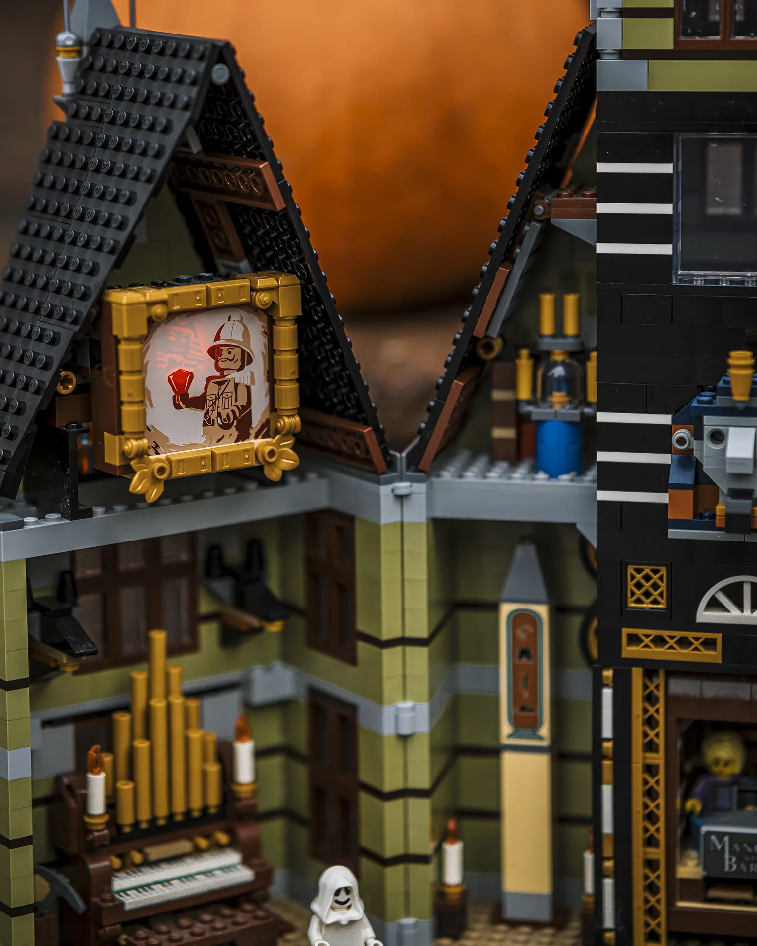 LEGO Icons 10273 Haunted House