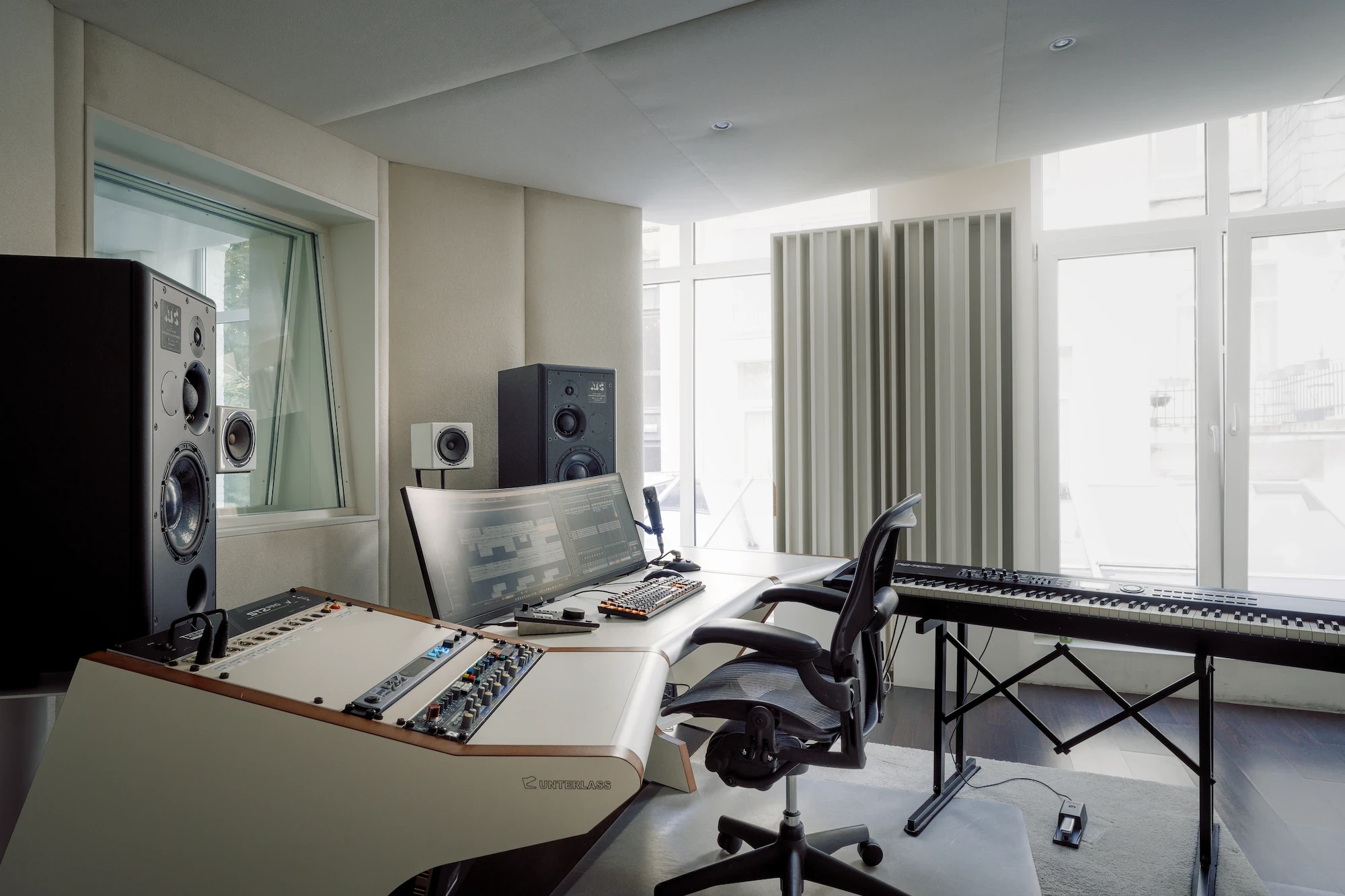 brandy jingles studio in daylight