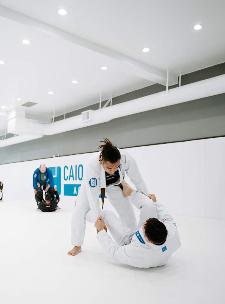 jiu-jitsu-students-grappling