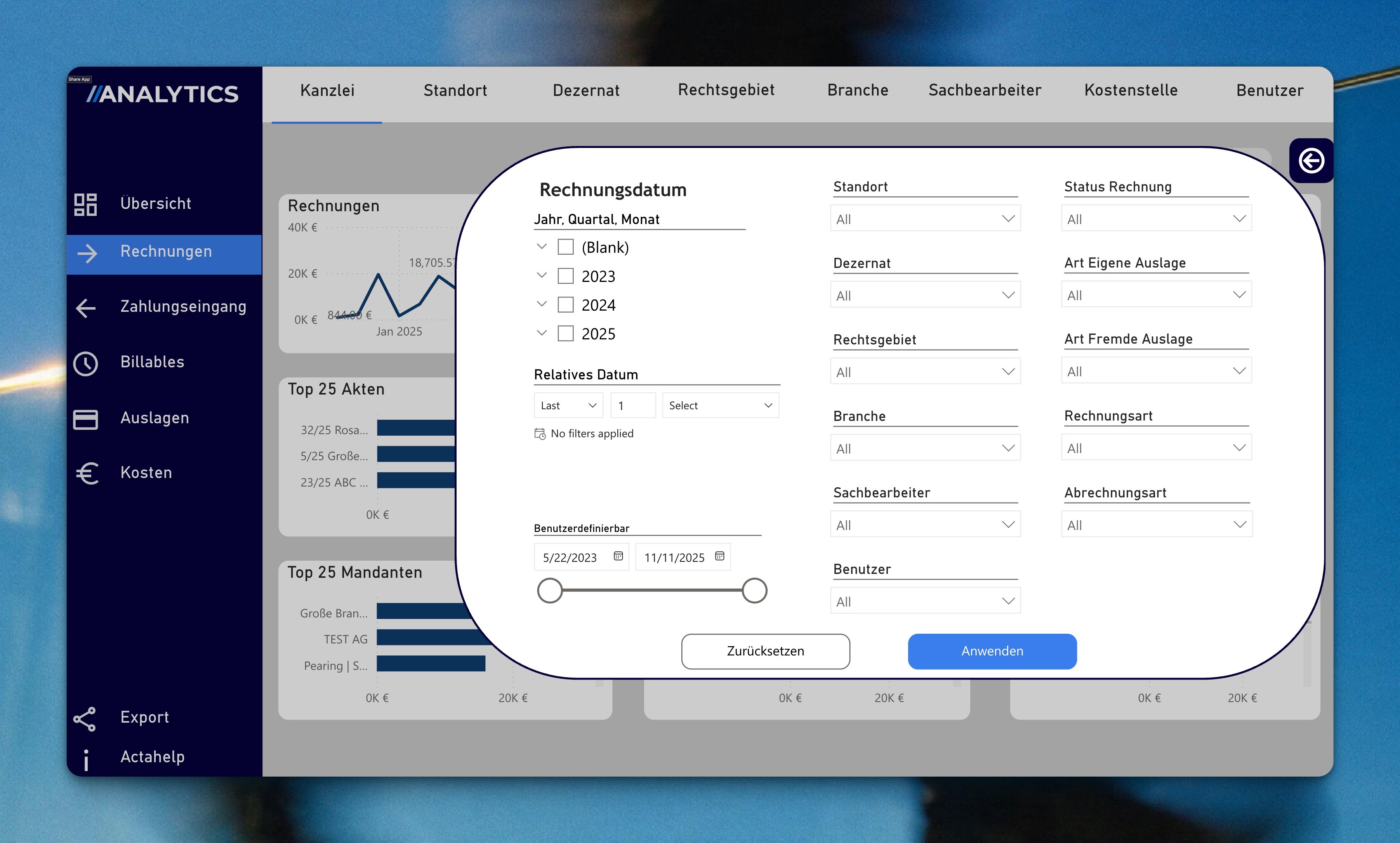 Geöffneter Expertenfilter in Actaport Analytics mit Auswahl des Rechnungsdatums nach Jahr, Quartal und Monat sowie Filtern für Standort, Dezernat, Rechtsgebiet, Branche, Sachbearbeiter, Benutzer, Rechnungsstatus, Auslagenart, Rechnungsart und Abrechnungsart.
