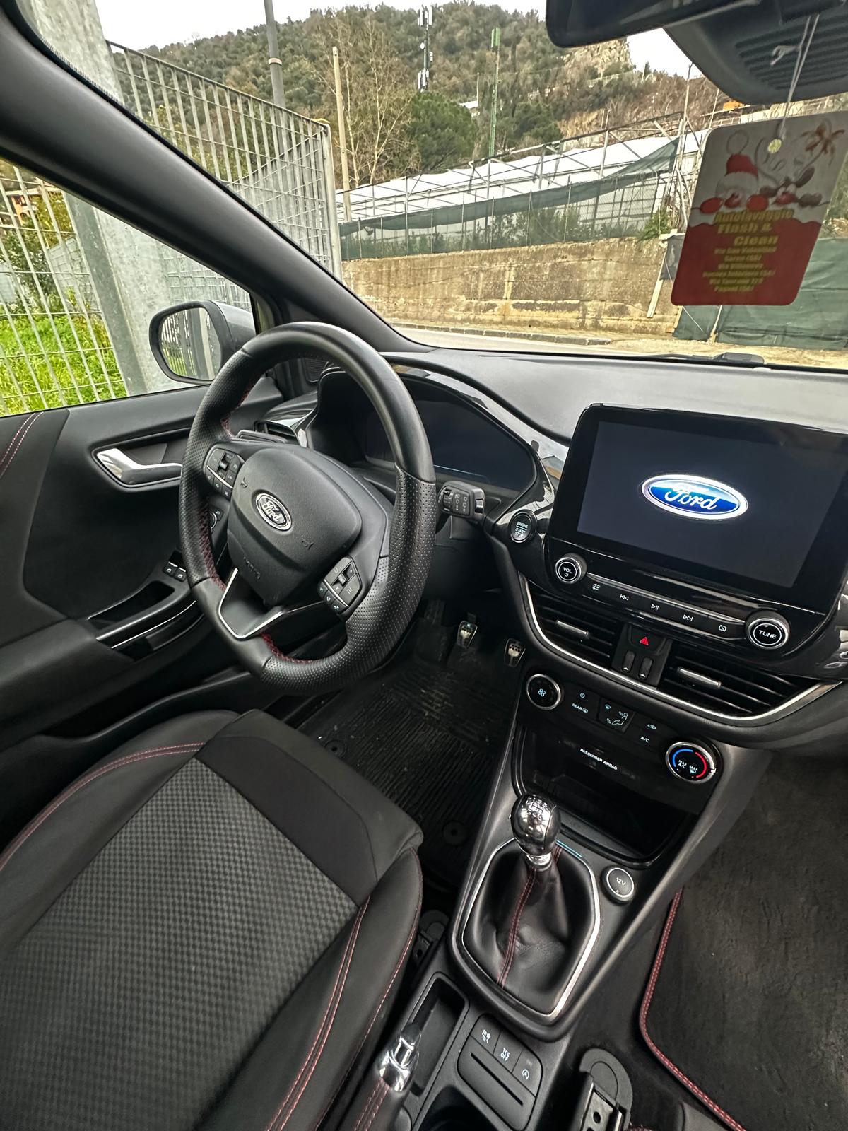 Ford Puma ST Line vista posteriore