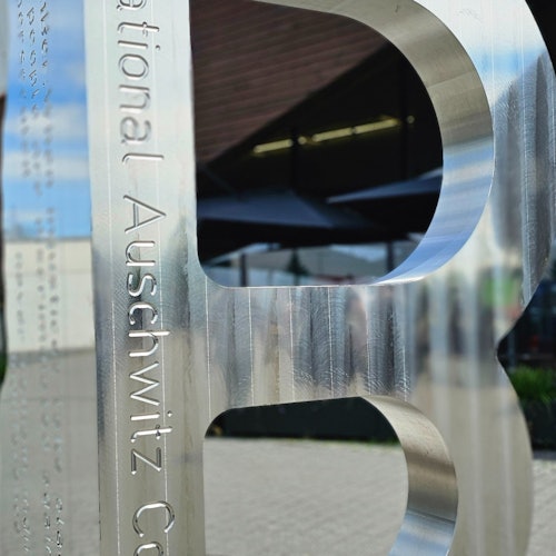 Auschwitz-Birkenau: Visita Guidata + Biglietti per Trasporto a Oświęcim