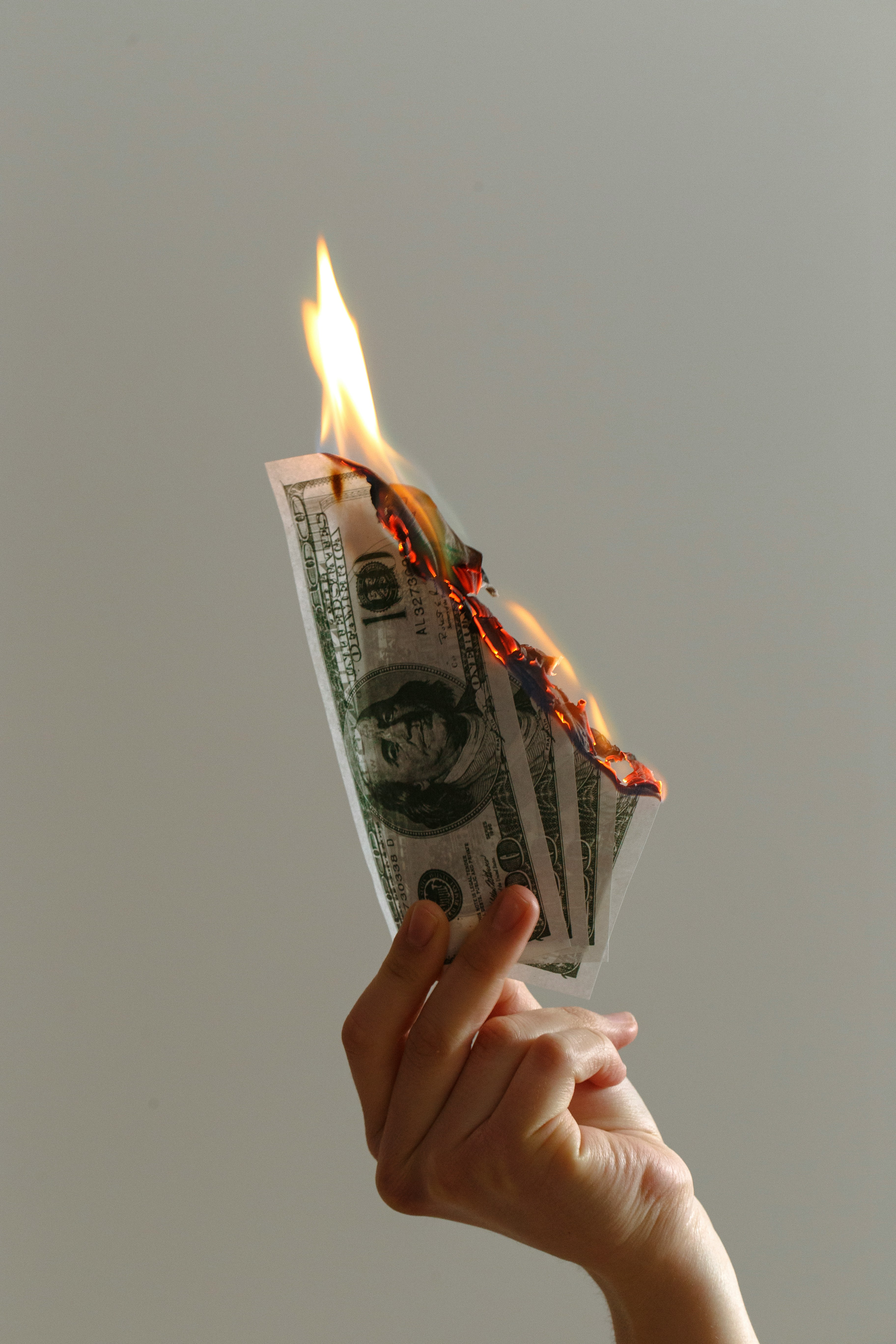 Dinero con sello de copyrigh