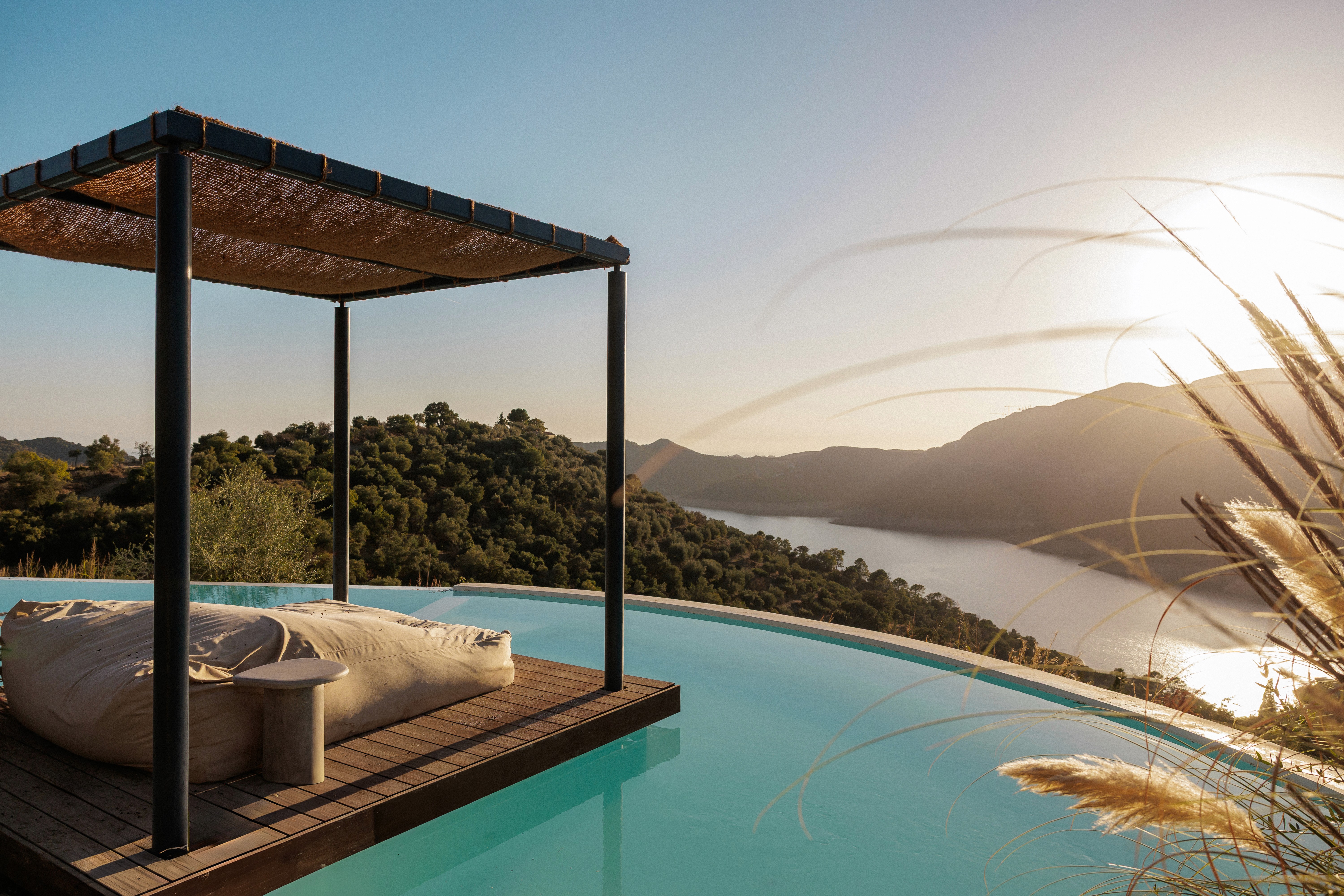 Pool with mountain views at Casa Náyade, luxury renovation in Istán by Ghara Construction