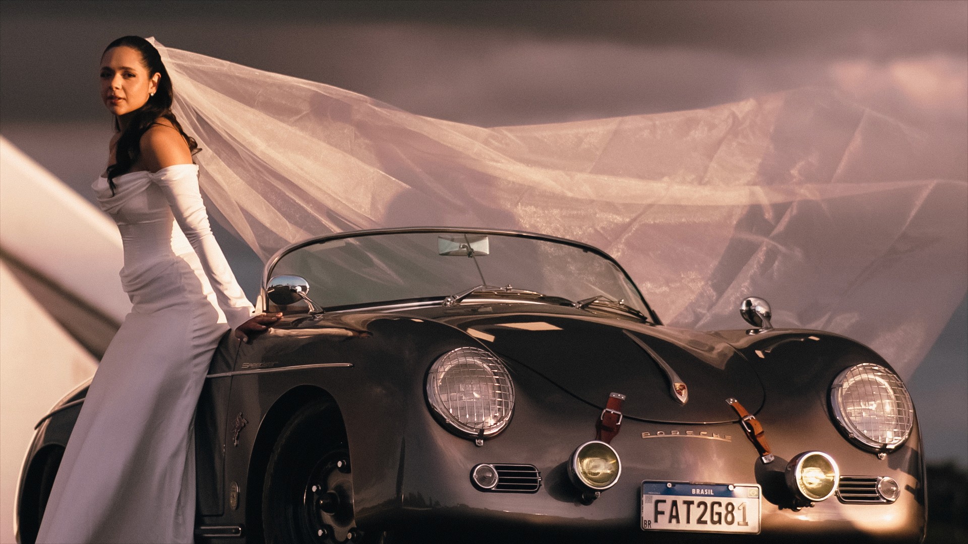 Amelia Reed is posing with disco ball