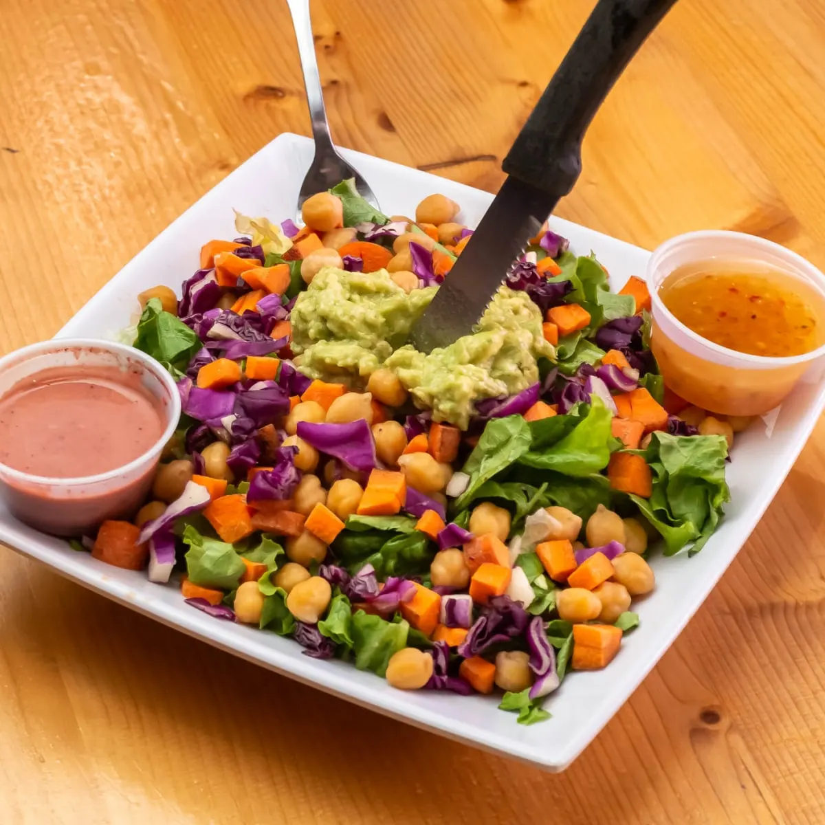 Vegan salad with chickpeas and avocado