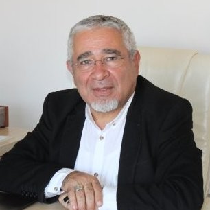 woman on focus photography