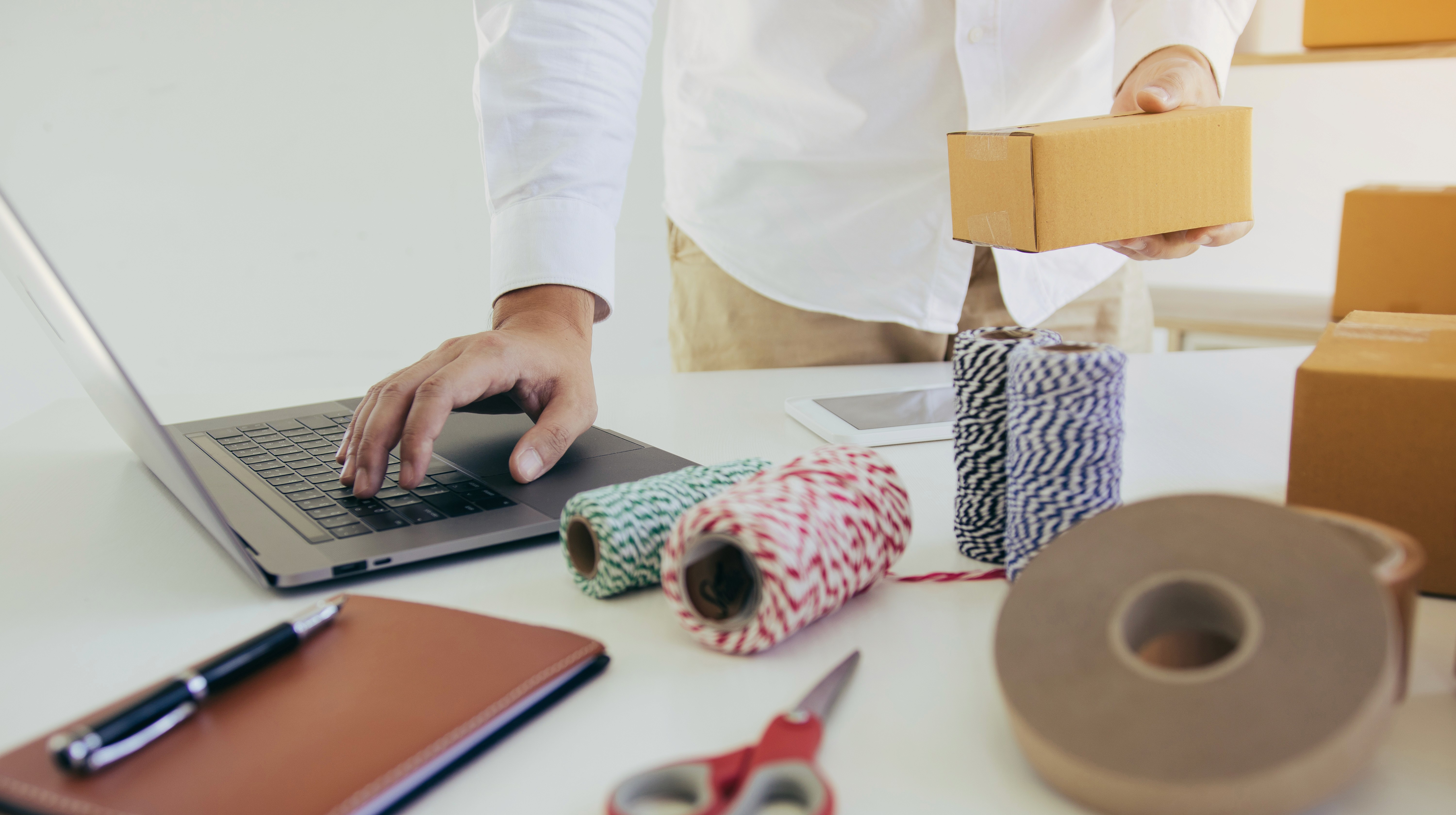 💡 Remember: your packaging is your product’s first handshake with the customer. Make it count.