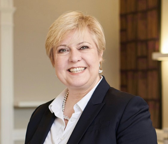 portrait photo of Eirin Lentari outside clinic office in Harley Street, London 