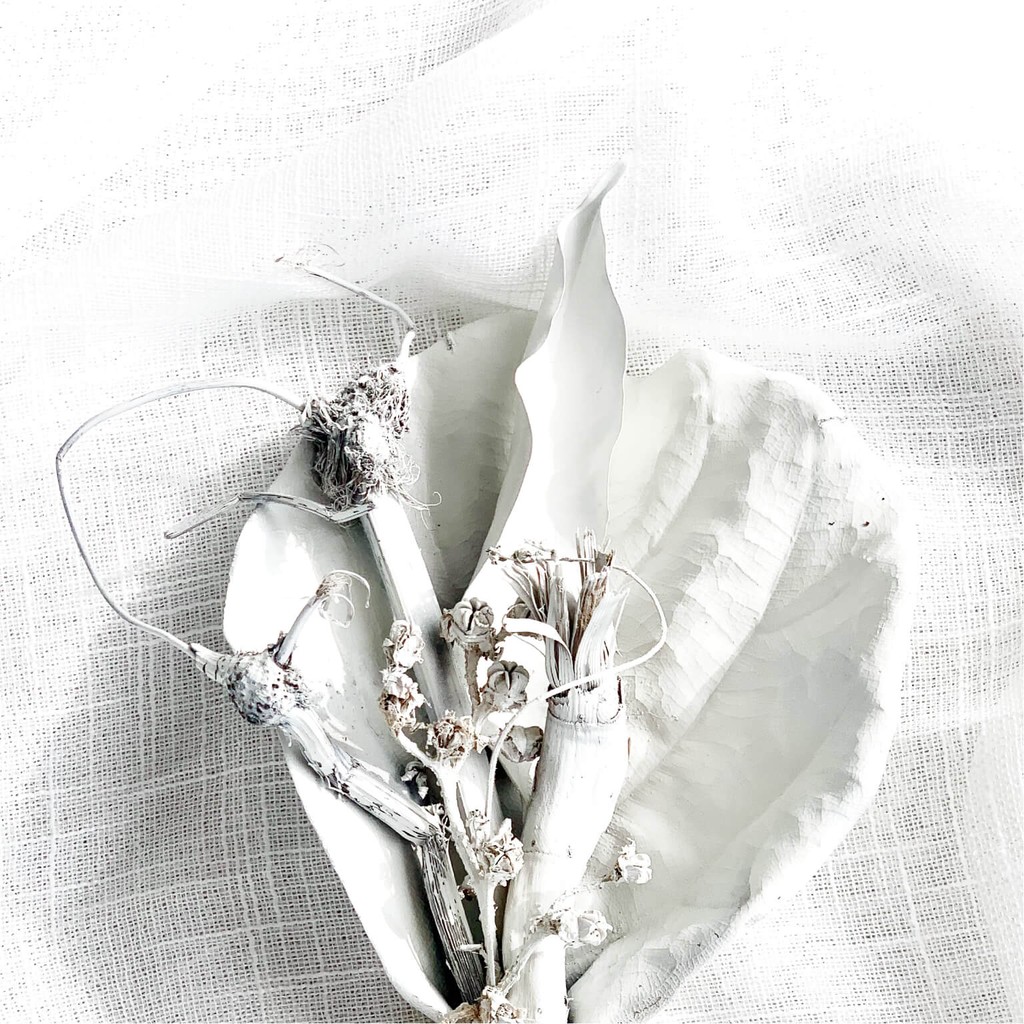 White dried-flower sculpture showing the beauty of natural materials