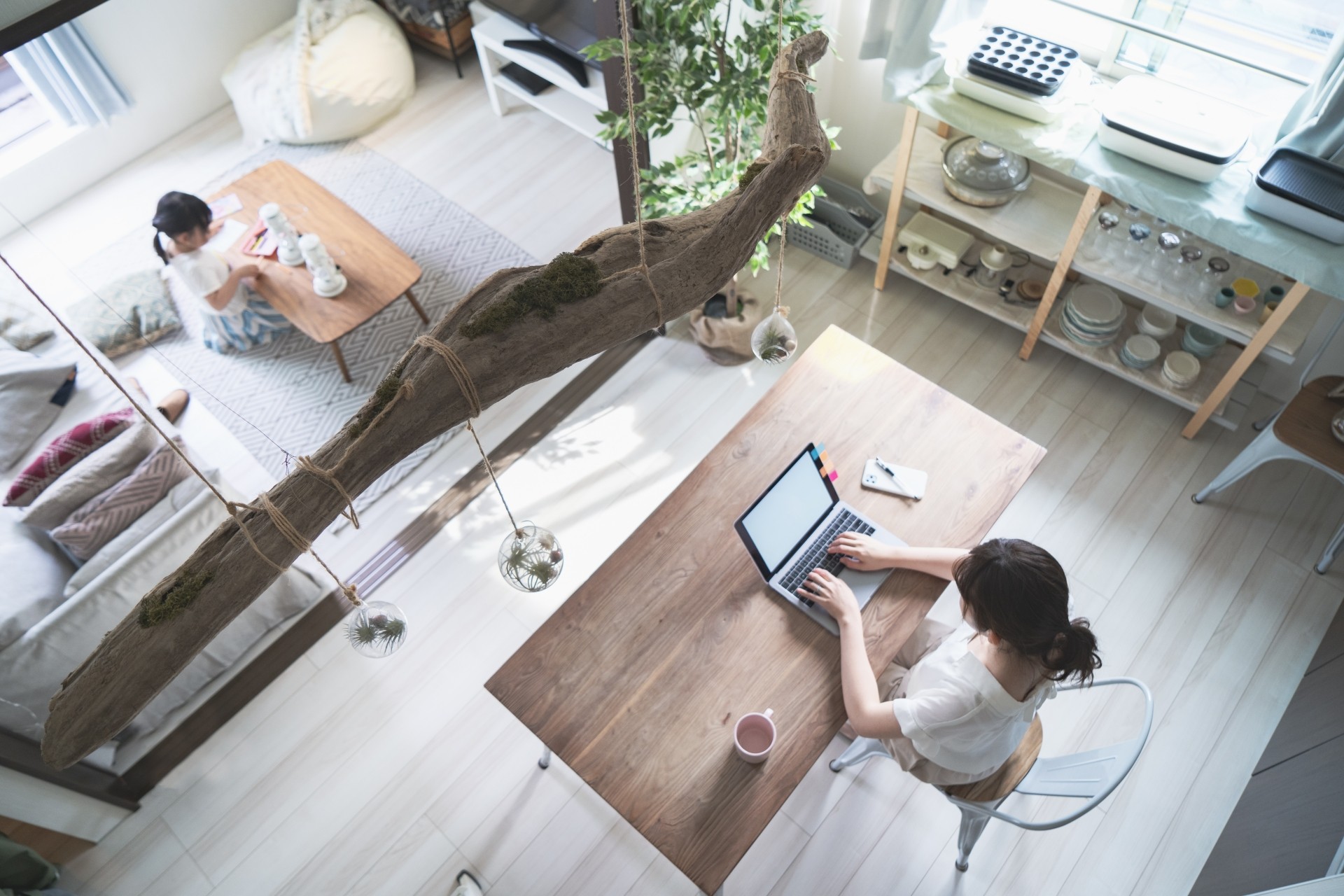 帯状疱疹は人にうつる？家族や子どもへの感染リスク