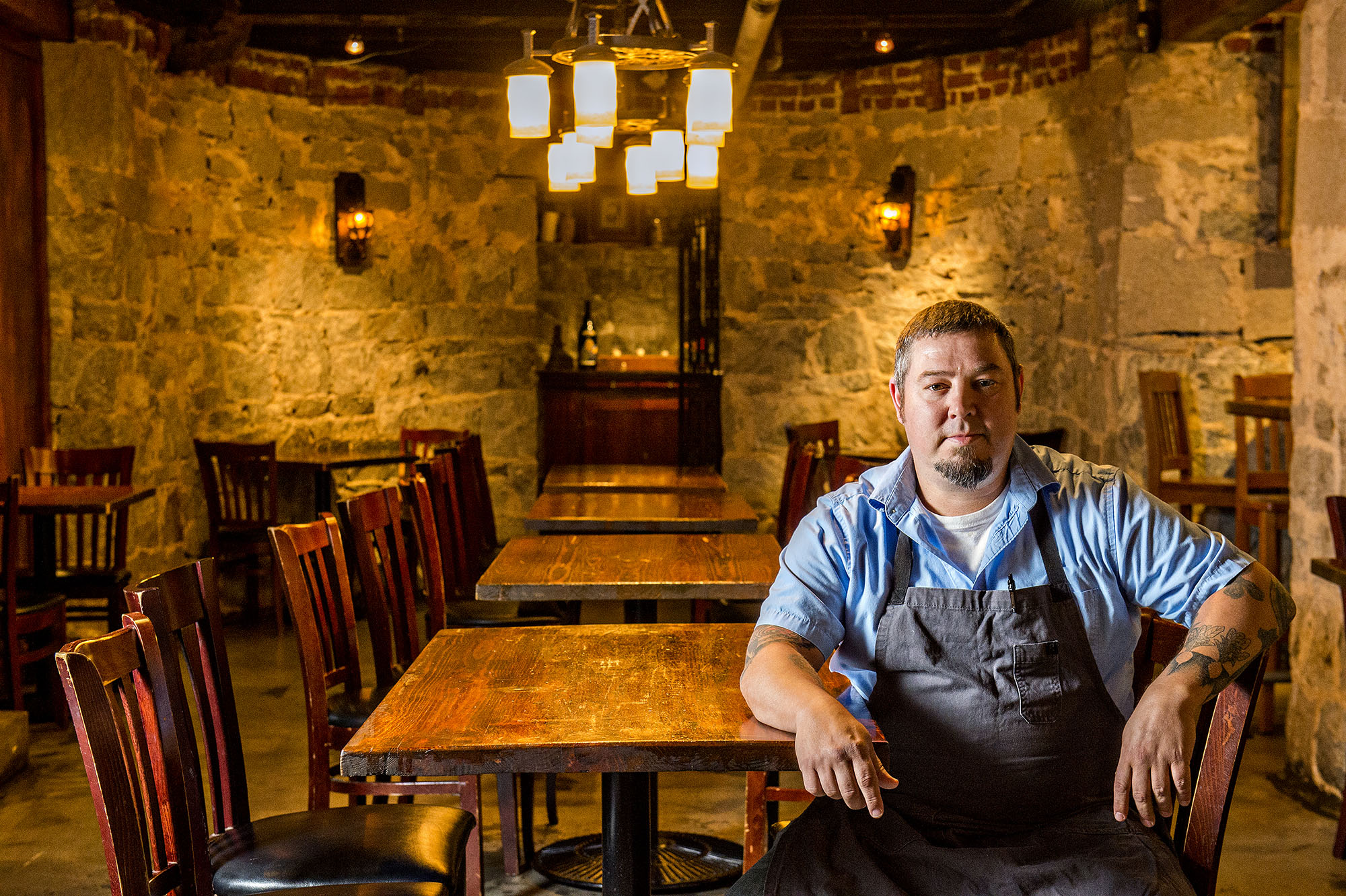 jonathan-phillips-photography-food-photography-food-photographer-food-photojournalist-food-photojournalism-denver-food-photographer-denver-food-photography-denver-food-photojournalist-denver-colorado-best-photographer-in-denver-best-photographer-in-colorado-food-restaurant-best-restaurant-chef-portrait-terry-koval-working-bar-little-five-points-atlanta-georgia