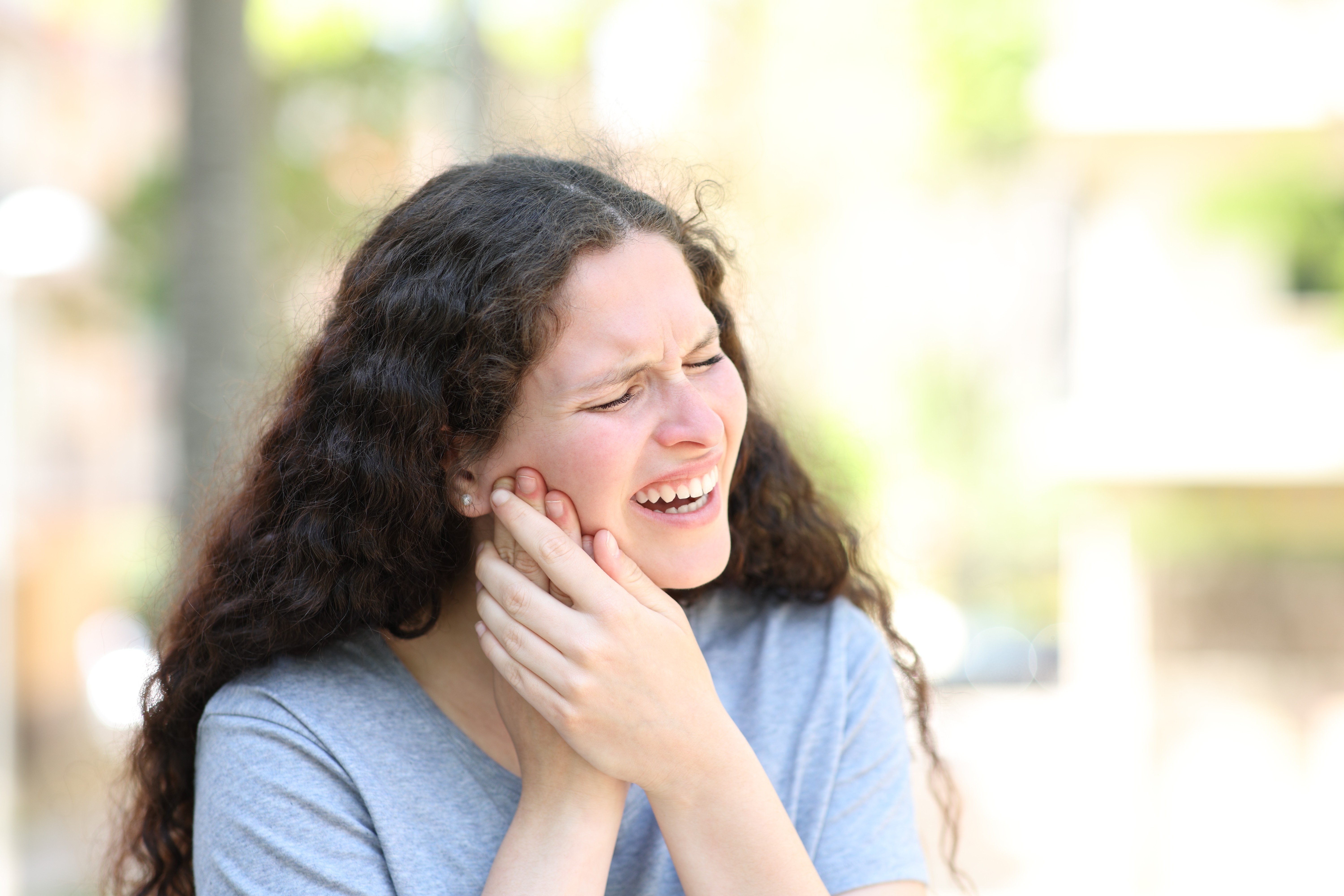 TMJ Disorders: Causes, Symptoms, Diagnosis and Treatment