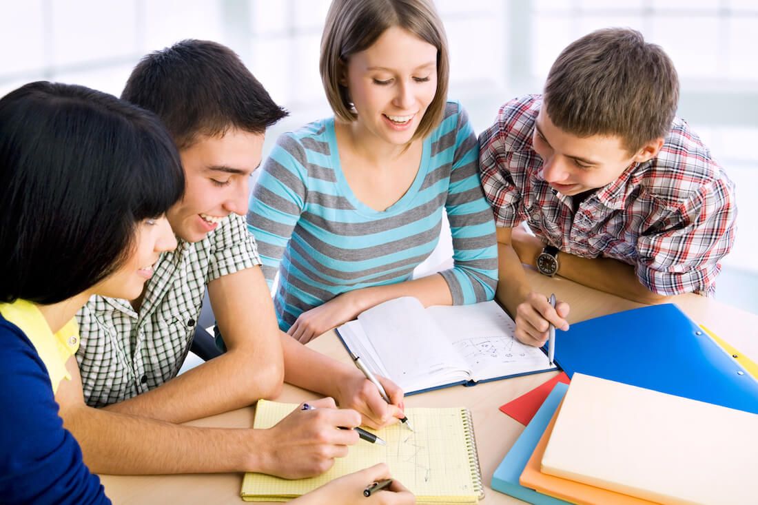 students learning - Best Ways to Learn English