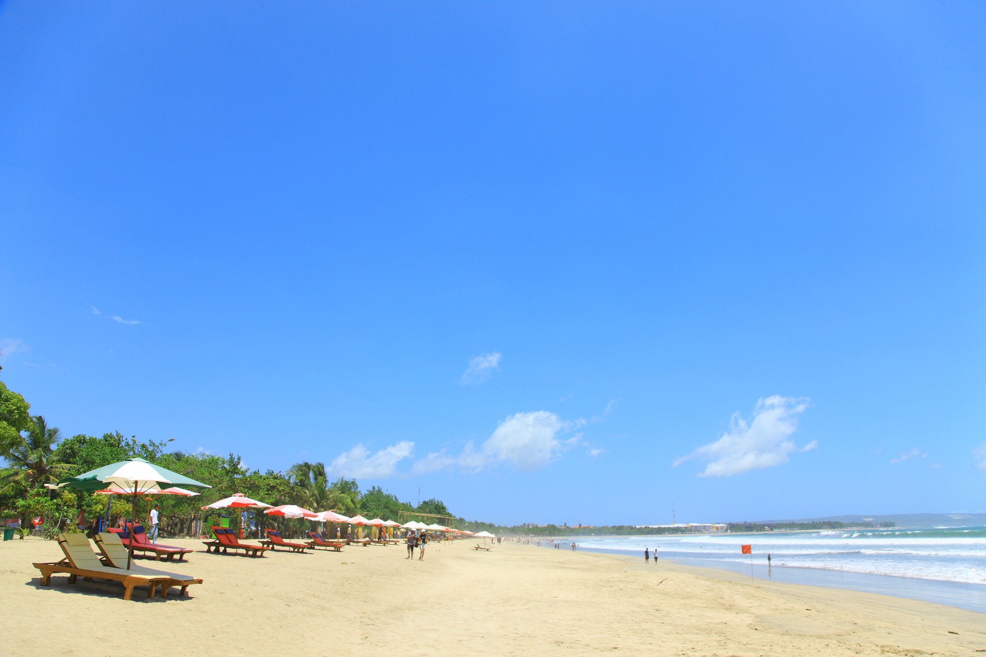 photography of dam during daytime