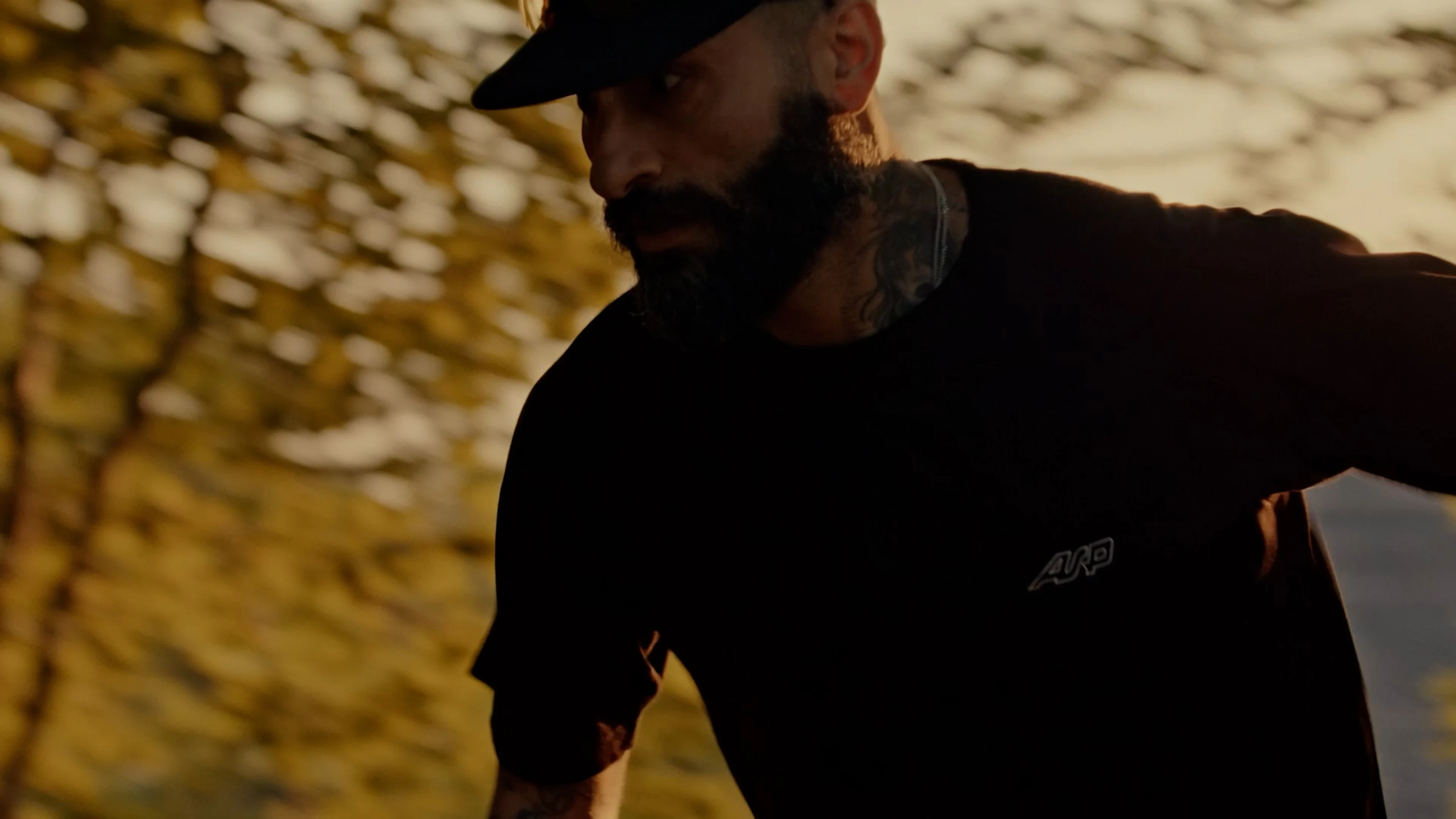 homme qui court par joris favraud