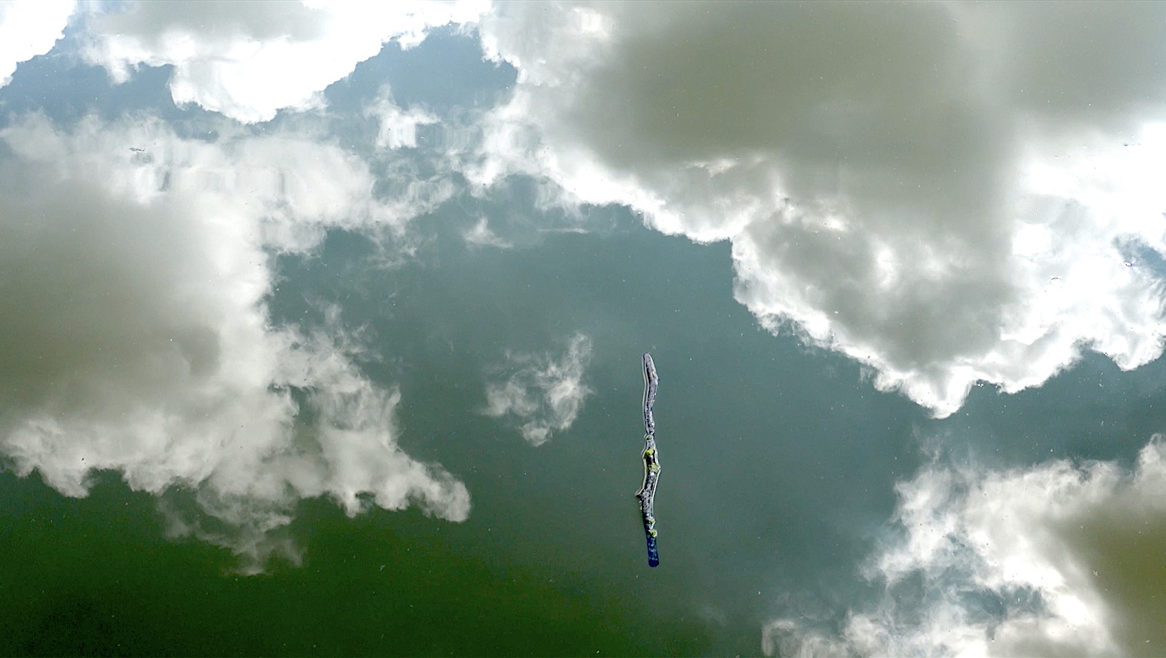 Humble Cottage (험블 코티지), 2023–2025  Single-channel, 4K video, sound, black and white / 싱글 채널, 4K 비디오, 사운드, 흑백  Edition 2/5 + 2 AP / 에디션 2/5 + AP 2점  Duration: 5:37 / 러닝타임: 5분 37초