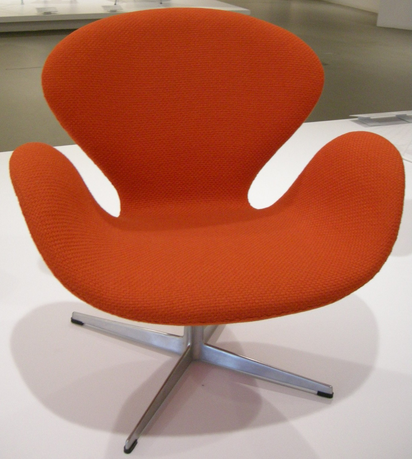 Arne Jacobsen Swan Chair
