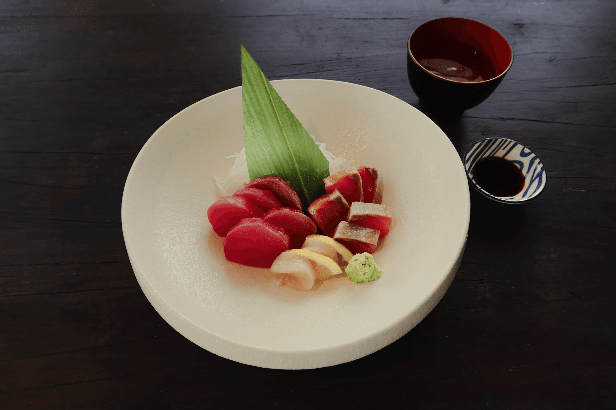 熱帶低氣壓 Low Pressure 台東東河衝浪餐廳的 生魚片