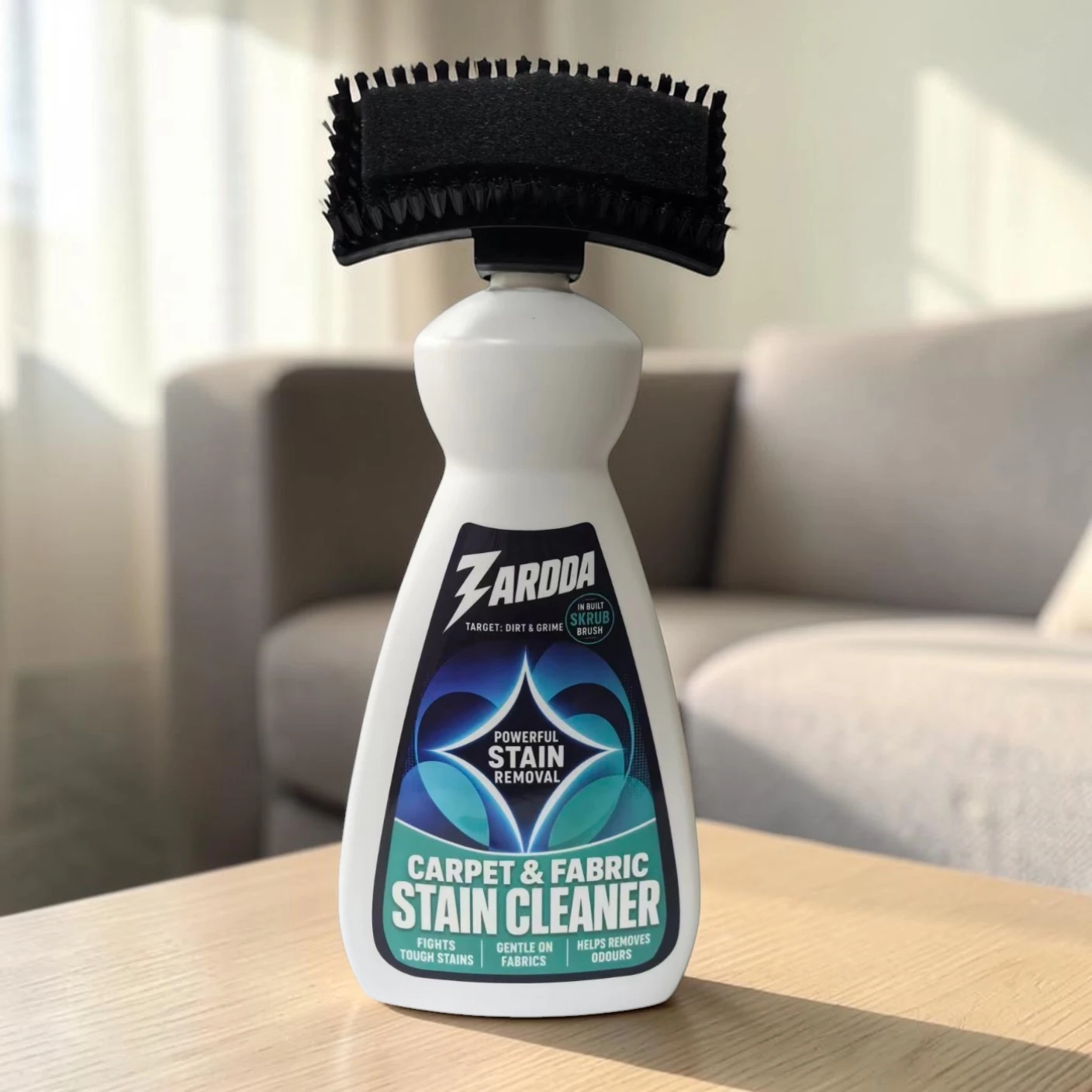 Private label carpet cleaning brush with integrated cleaning solution applicator