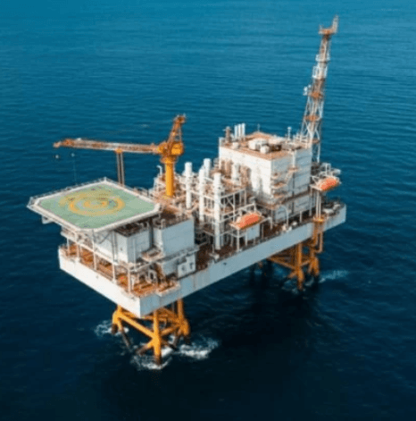 Offshore production platform connected to subsea RTP pipeline system for oil and gas flowline transport and offshore infrastructure
