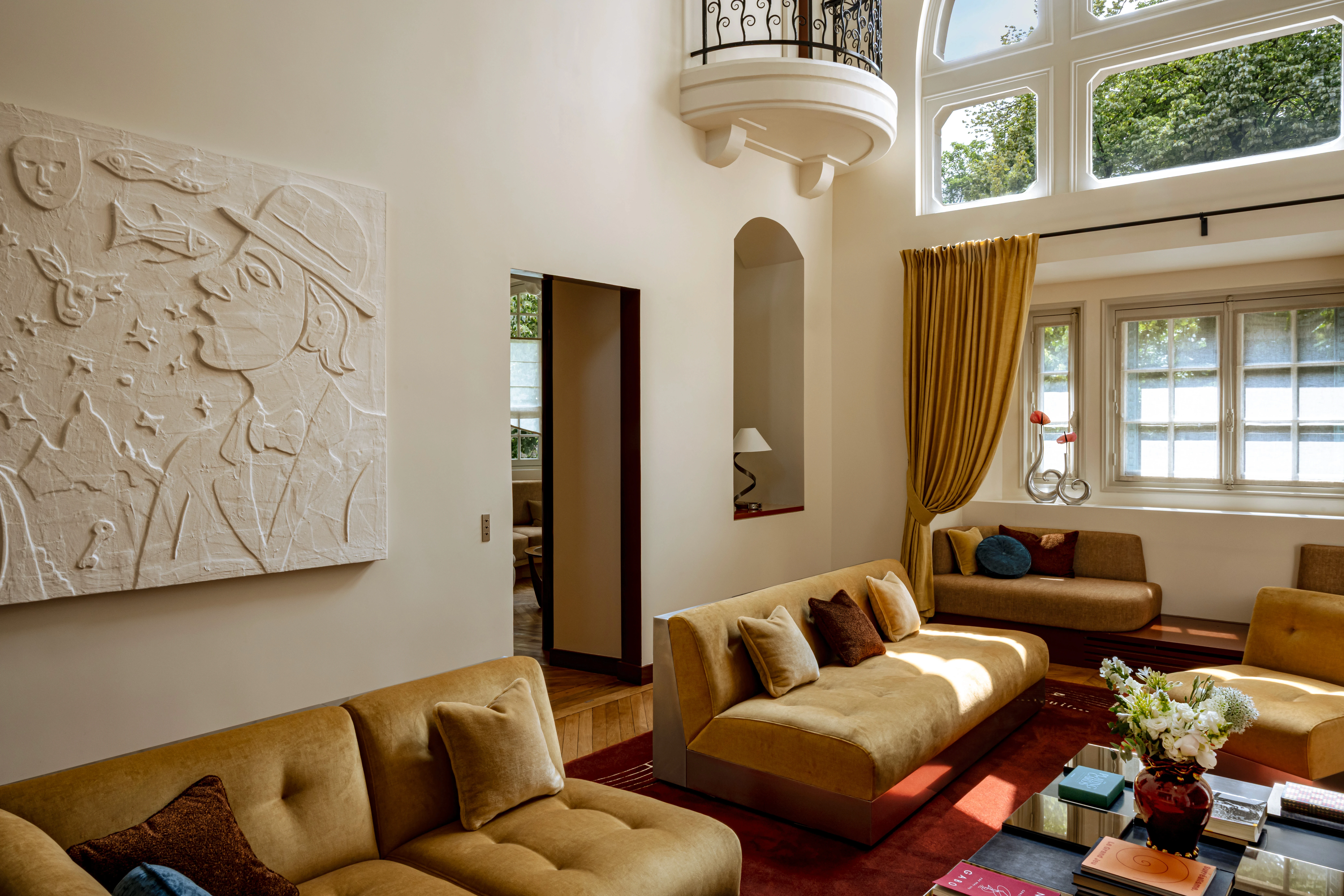 living room villa paris