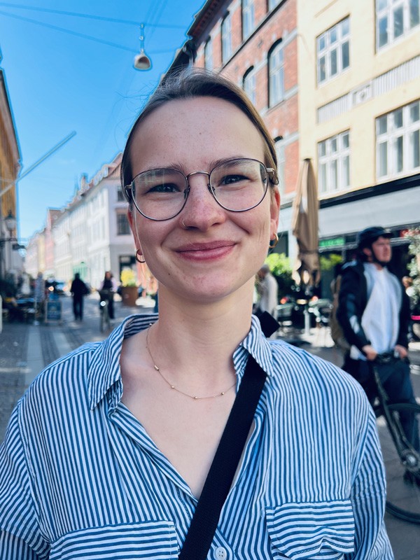 Image of a film set where documents and agremeents with extras and actors are fully digital