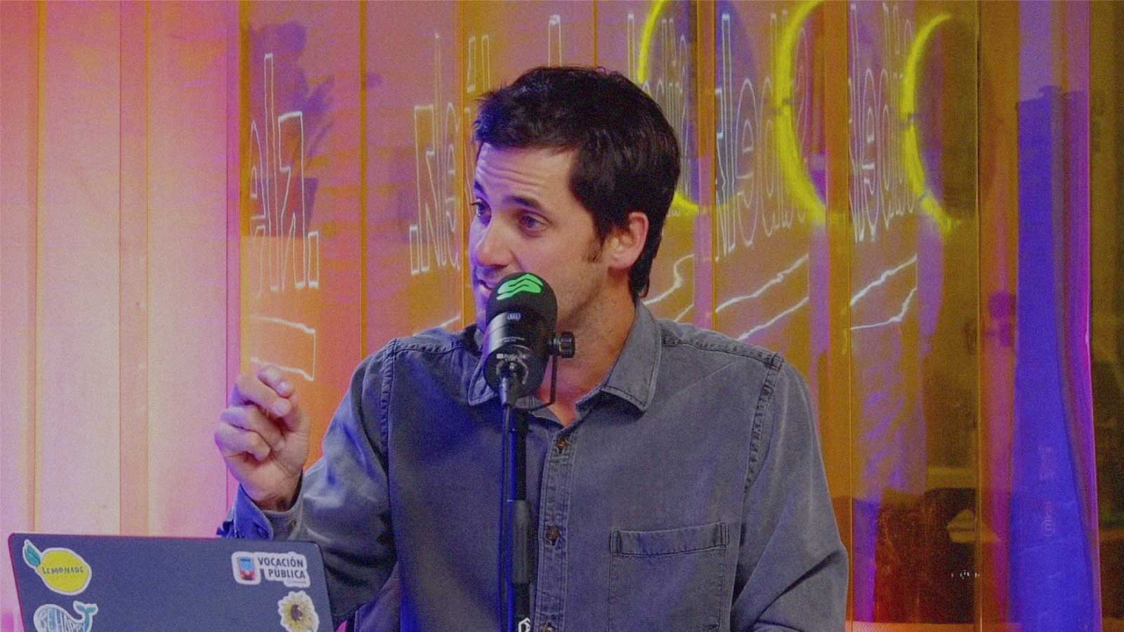 Captura de pantalla de Cristián Stewart, director ejecutivo de IdeaPaís, en el panel de Factos en el canal de YouTube de Súbela.