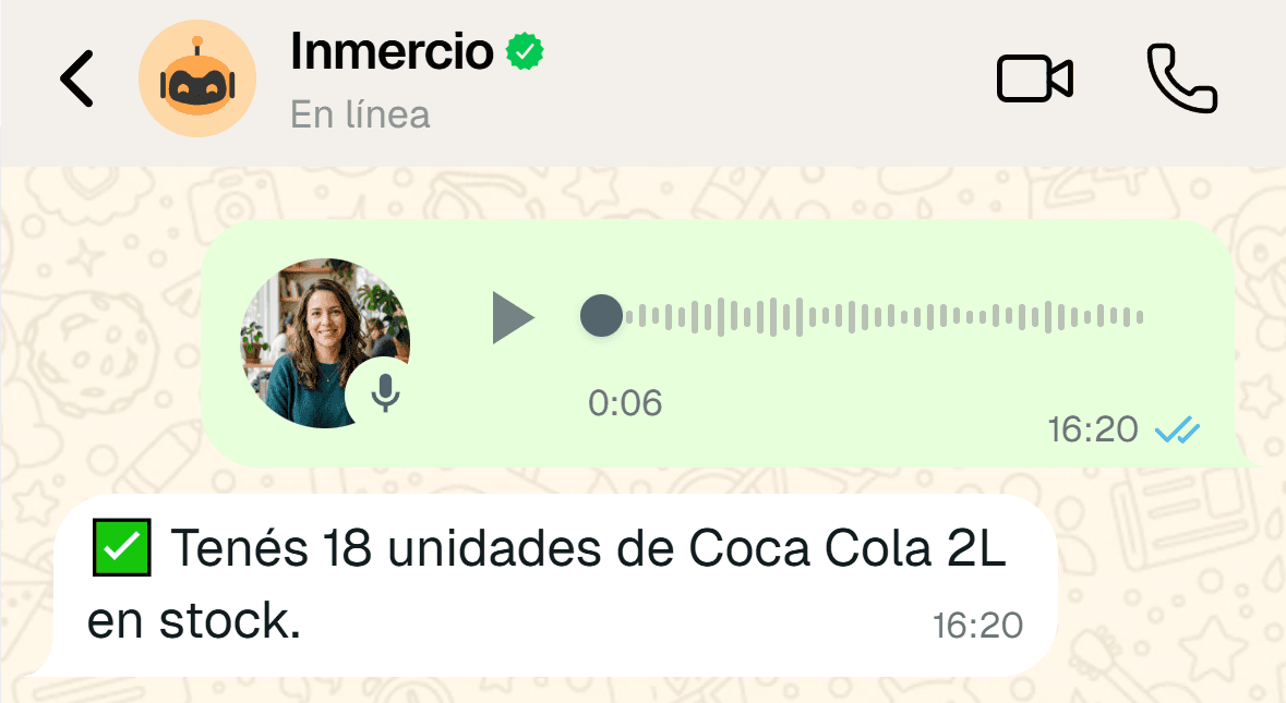Chat de WhatsApp con Inmercio respondiendo cuántas unidades de Coca Cola quedan en stock.