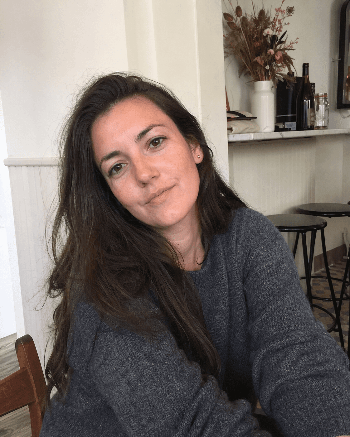 woman in black long sleeve shirt