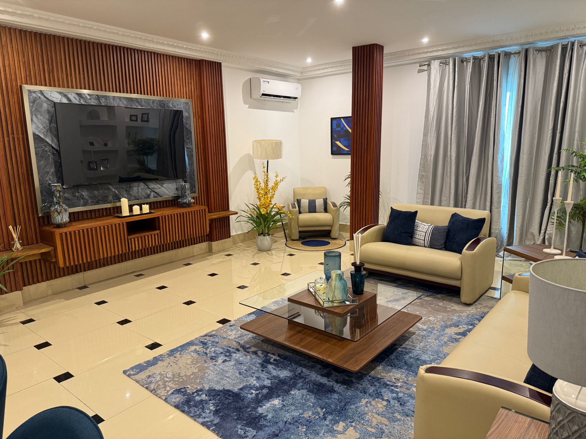 Suite Indigo