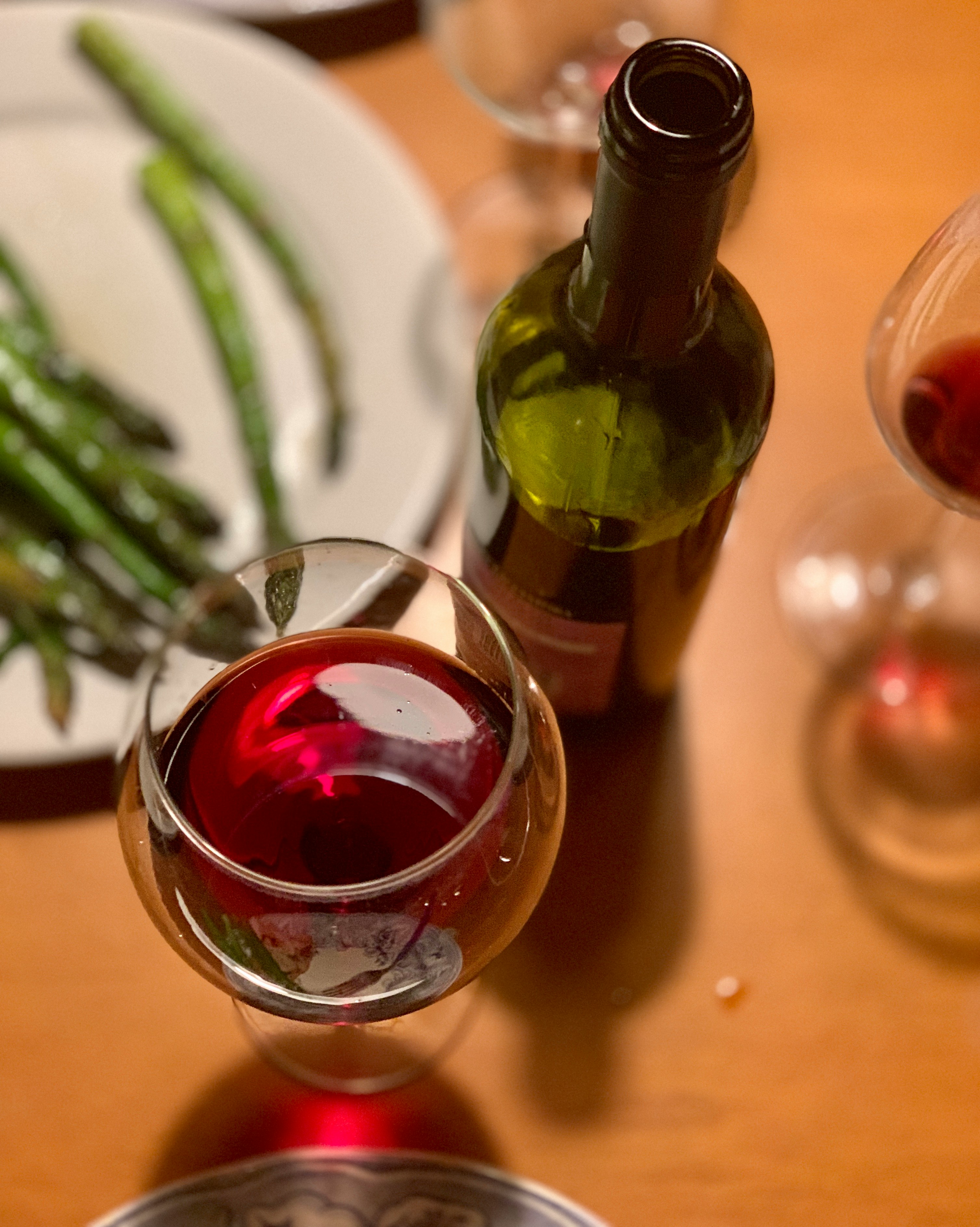 clear short-stem wine glasses