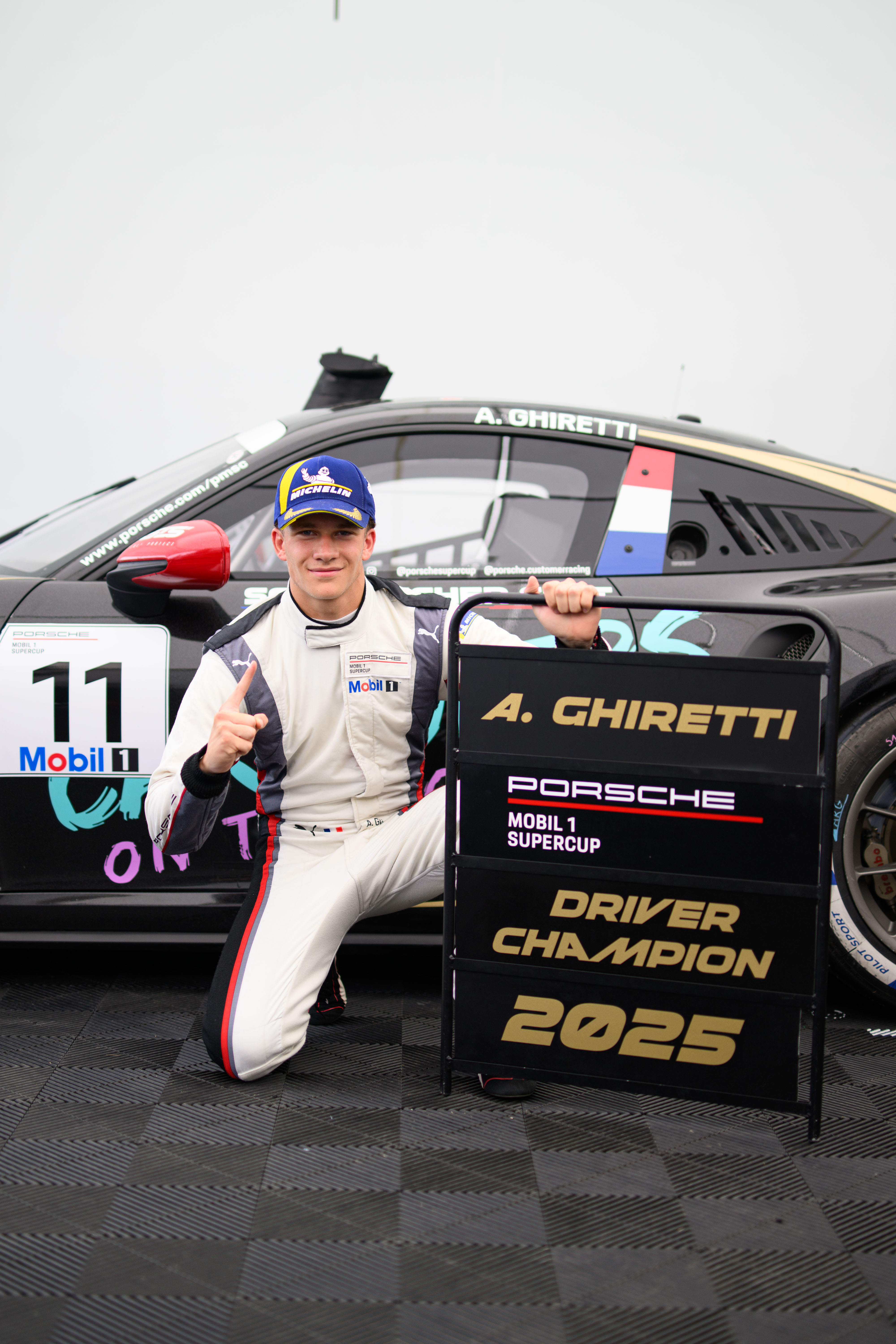 Concetrated triathlete grayscale