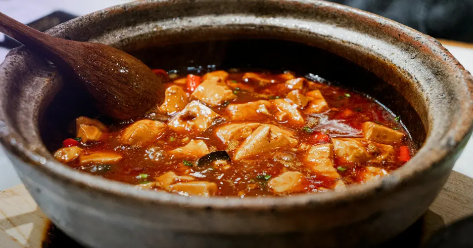 Vegan meals can offer complete protein for energy and muscle health.