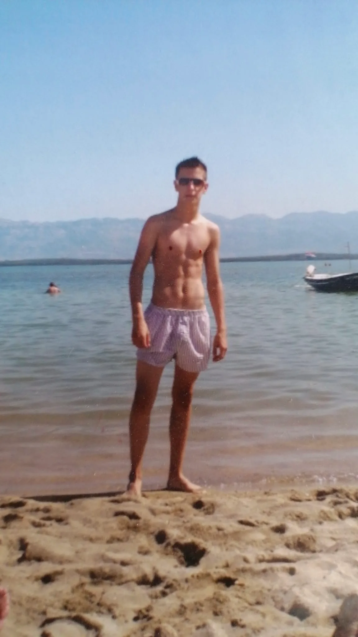 Before and after transformation photos of a Fitnix client