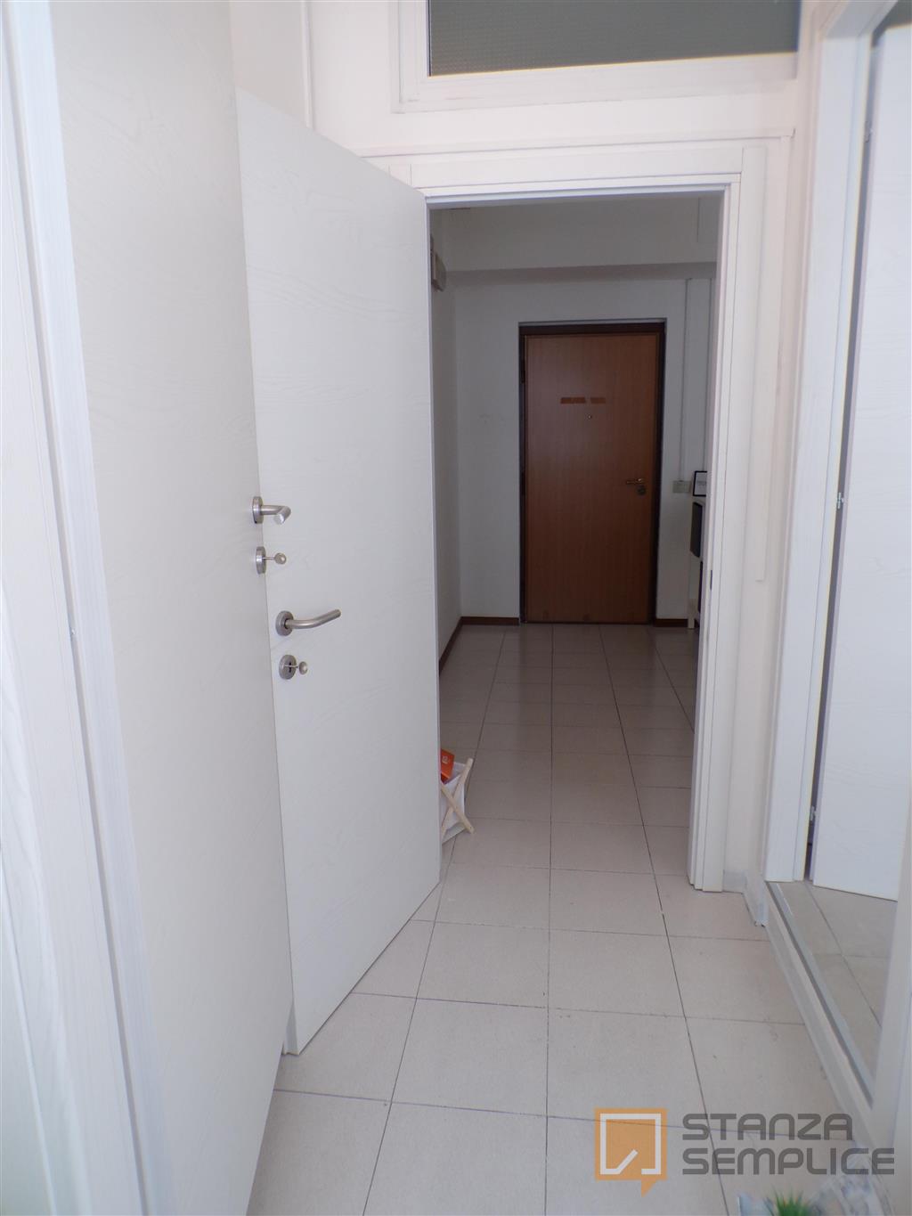 10-sqm room in Via Zambra, Trento