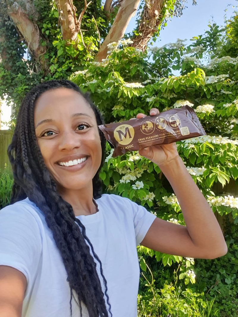 rita batalha smiling