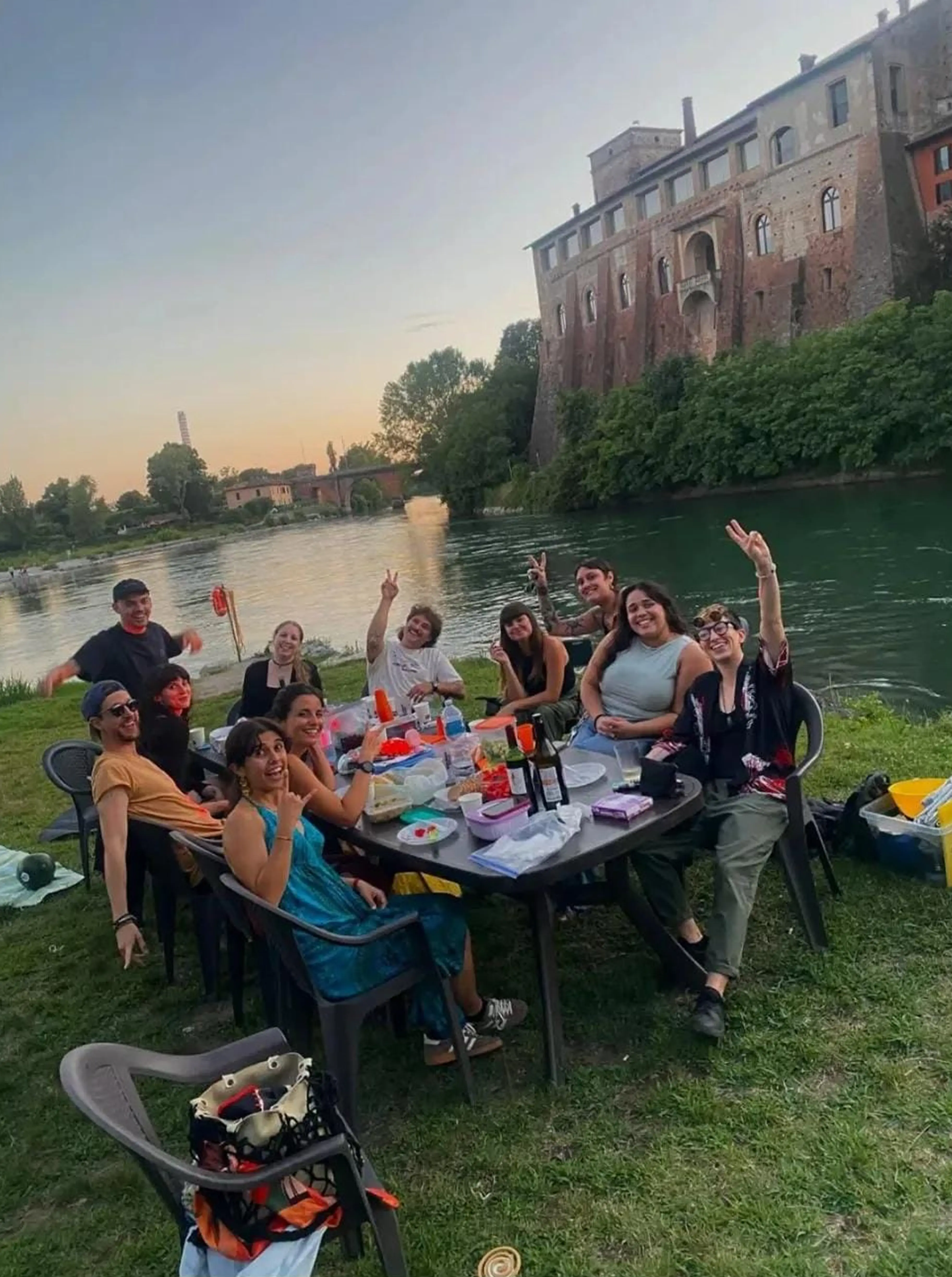 immagine - post instagram luci sul fiume