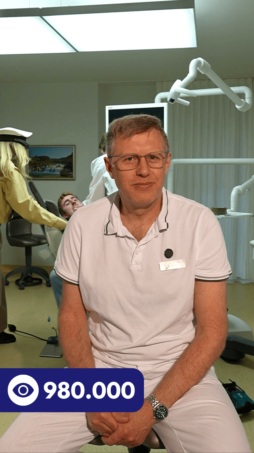 Danny Beuerbach der Vorlesefriseur.